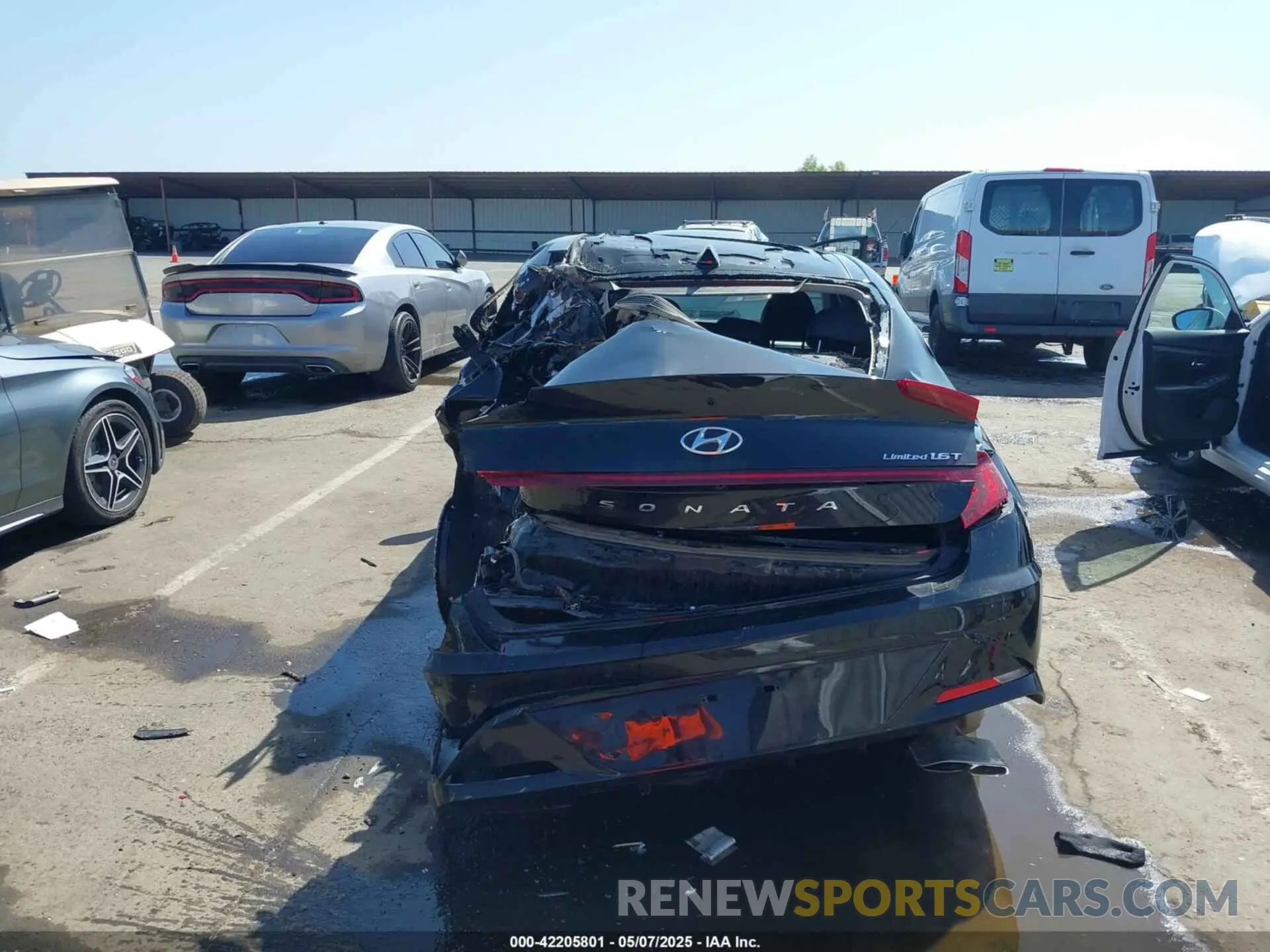 17 Photograph of a damaged car KMHL34J24NA187896 HYUNDAI SONATA 2022