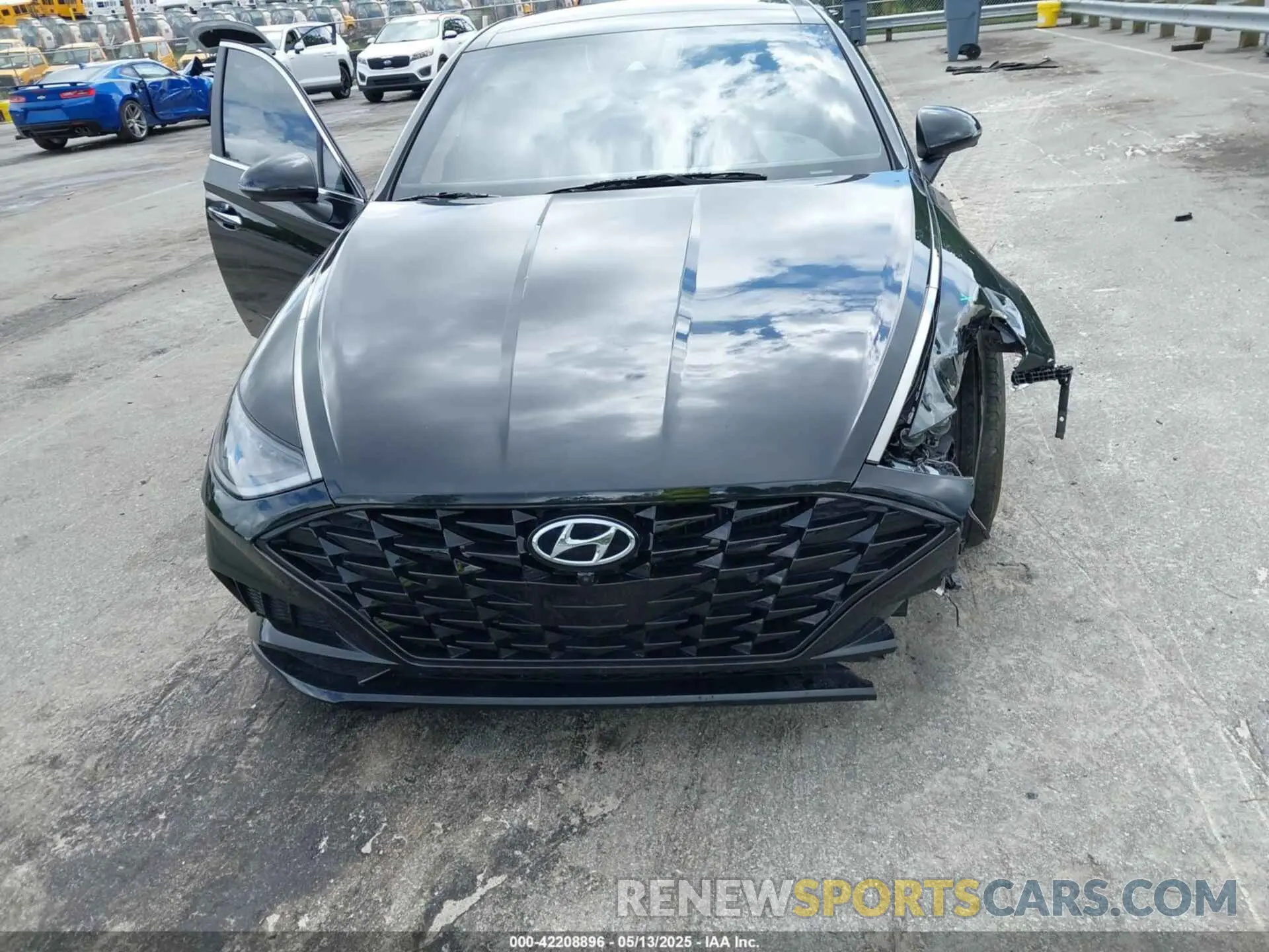 12 Photograph of a damaged car KMHL34J29NA167918 HYUNDAI SONATA 2022
