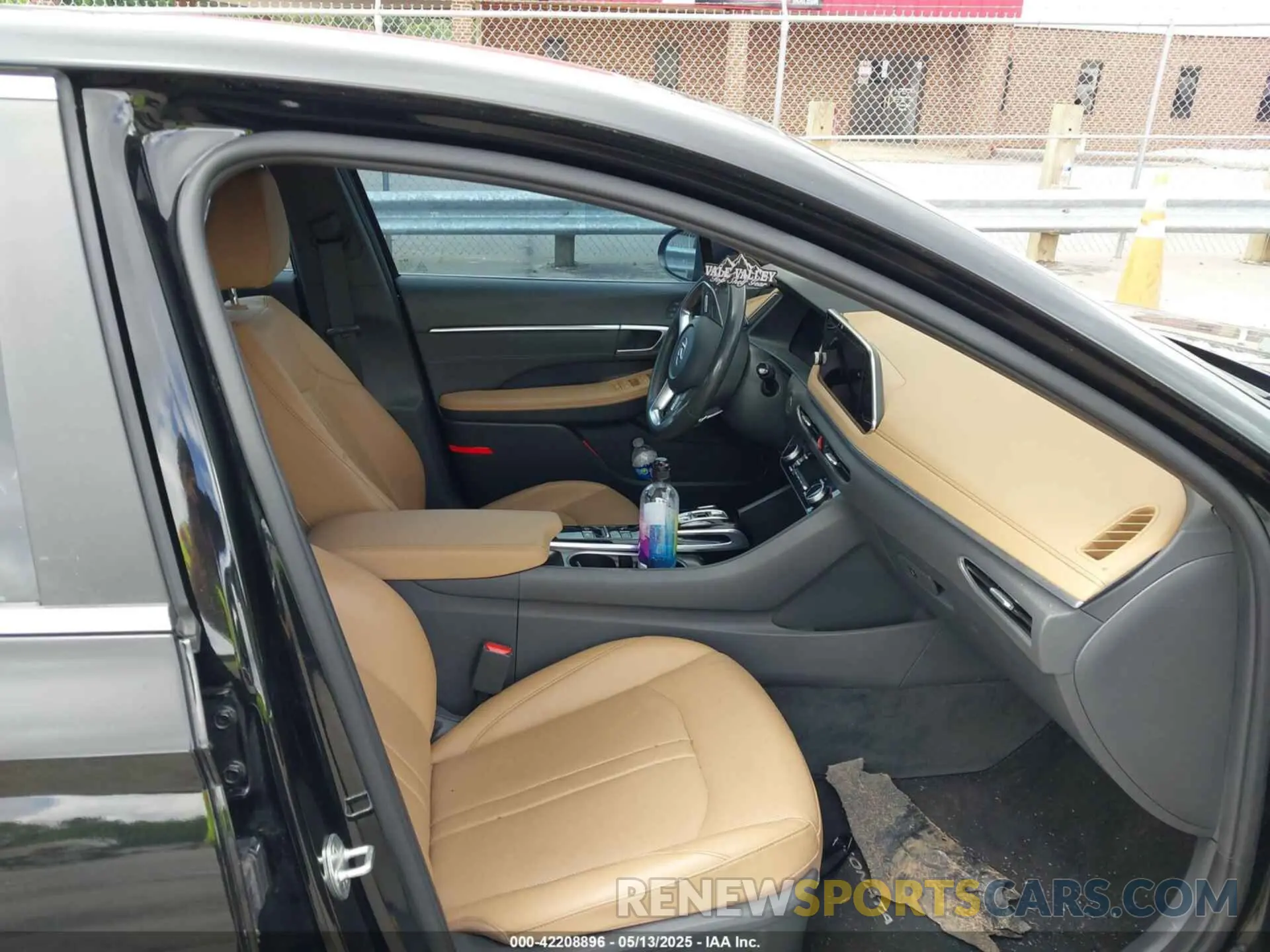 5 Photograph of a damaged car KMHL34J29NA167918 HYUNDAI SONATA 2022