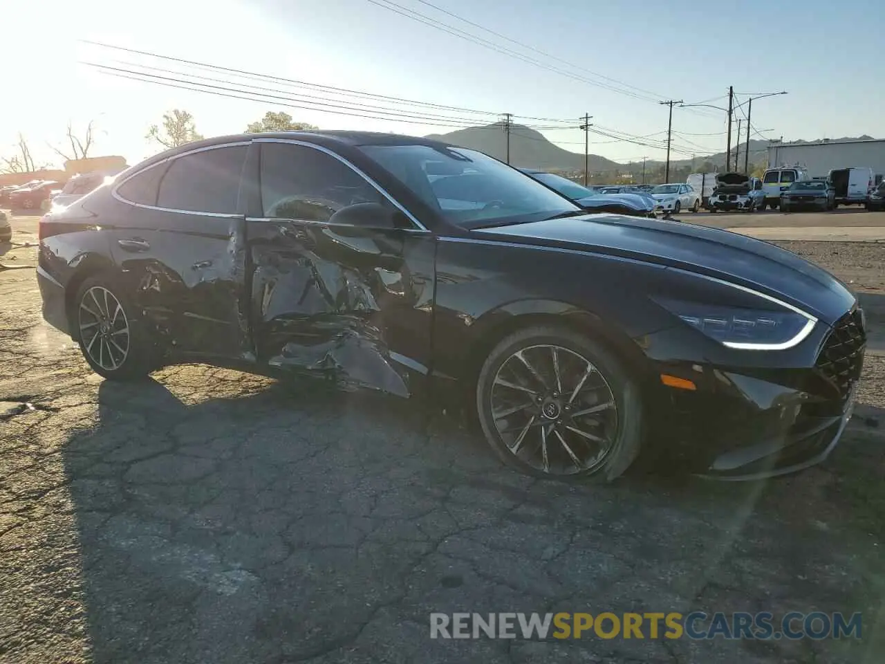 4 Photograph of a damaged car KMHL34J2XNA180662 HYUNDAI SONATA 2022
