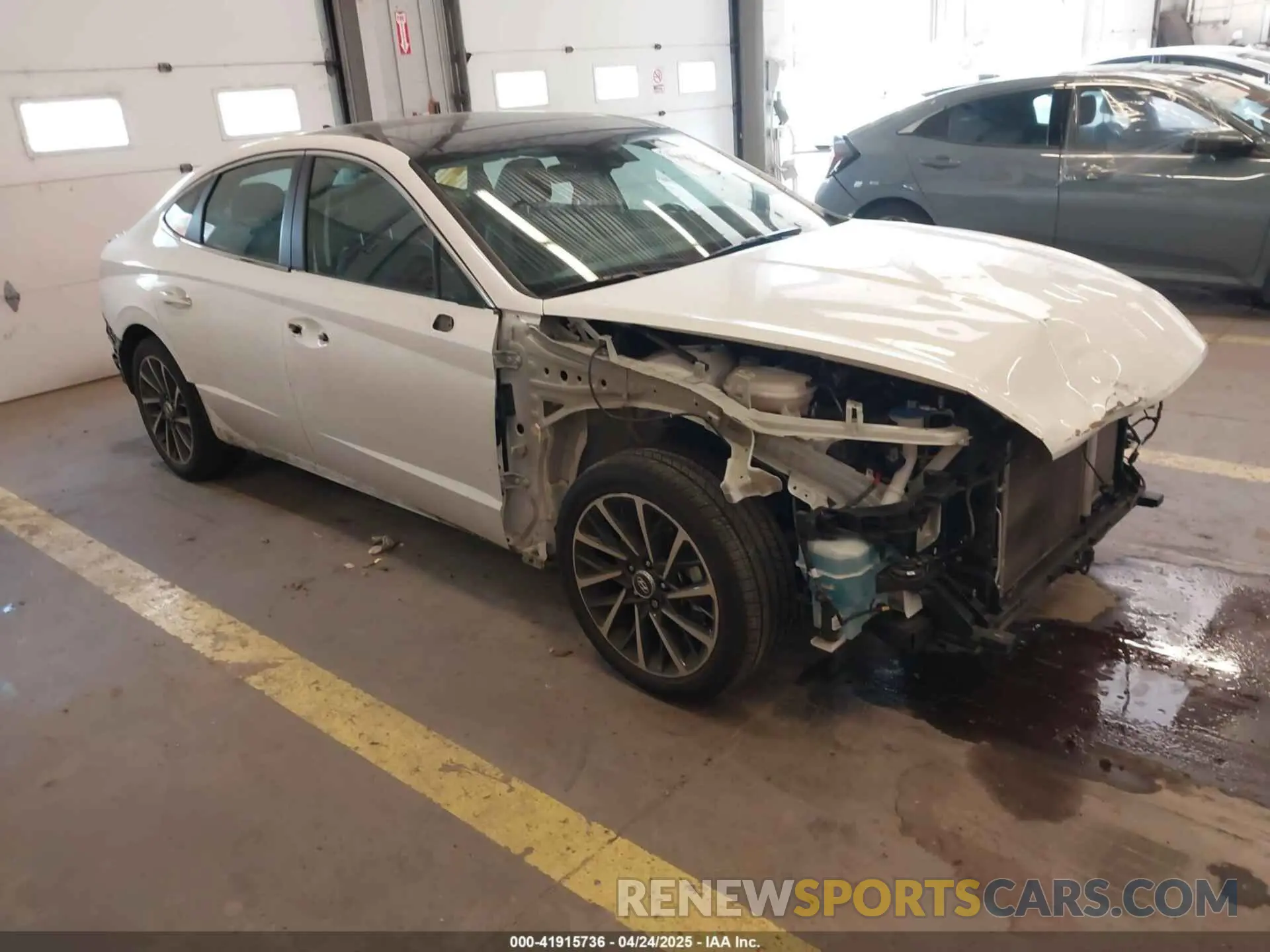 1 Photograph of a damaged car KMHL34J2XNA193542 HYUNDAI SONATA 2022