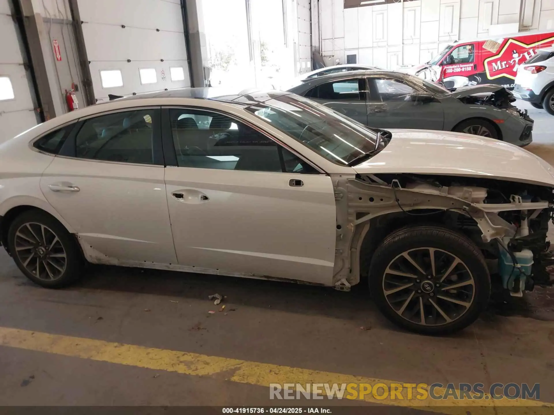 14 Photograph of a damaged car KMHL34J2XNA193542 HYUNDAI SONATA 2022