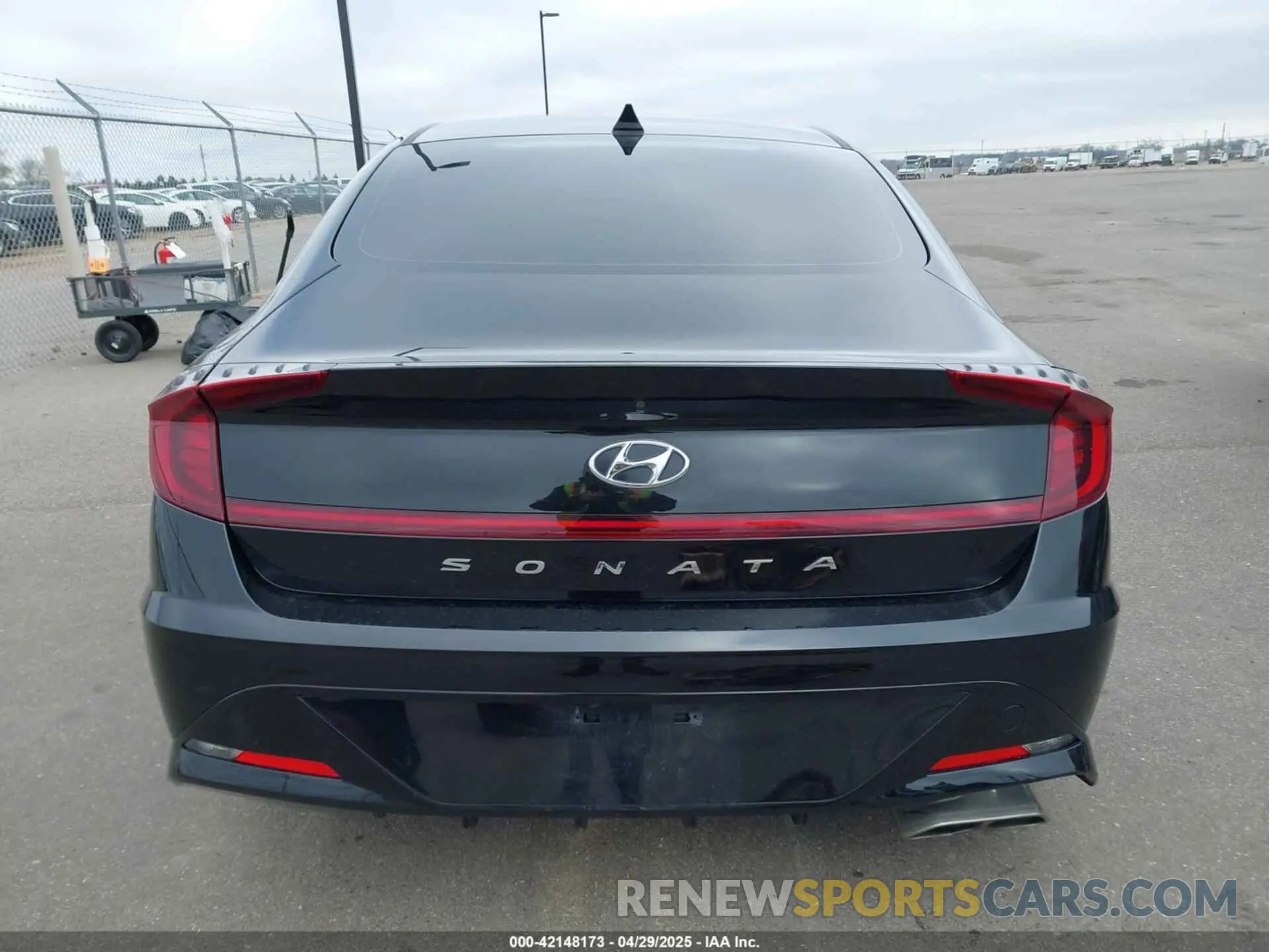 15 Photograph of a damaged car KMHL64JA0NA191717 HYUNDAI SONATA 2022