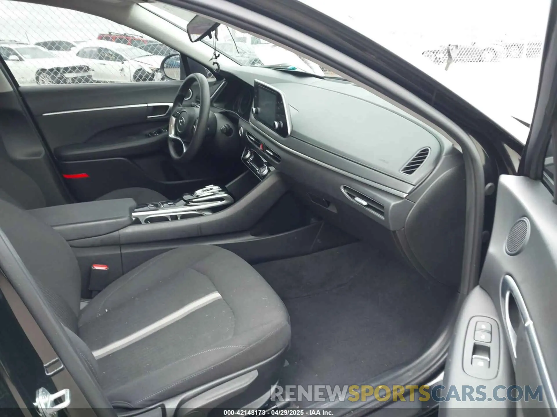 5 Photograph of a damaged car KMHL64JA0NA191717 HYUNDAI SONATA 2022