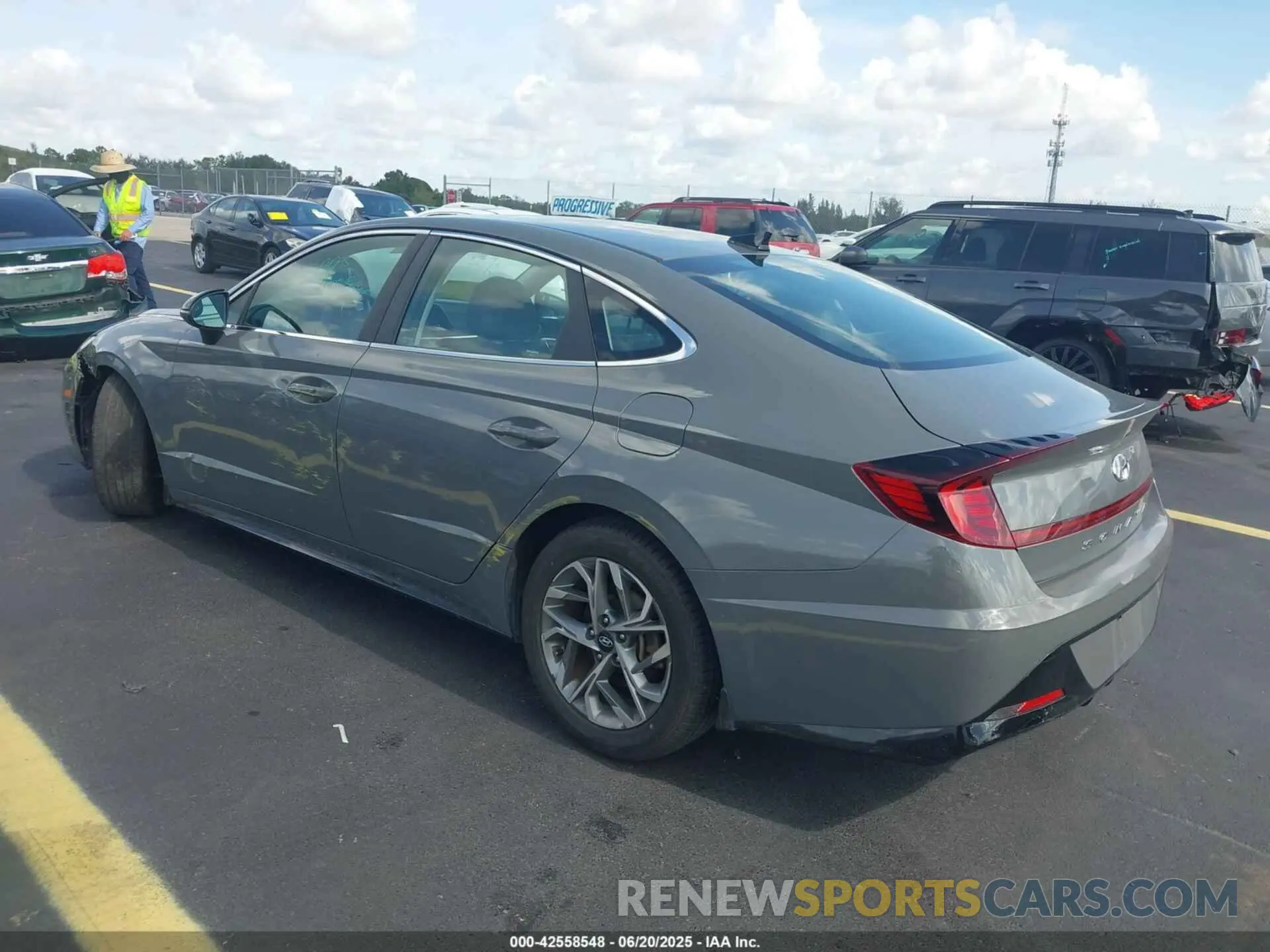 3 Photograph of a damaged car KMHL64JA0NA219600 HYUNDAI SONATA 2022