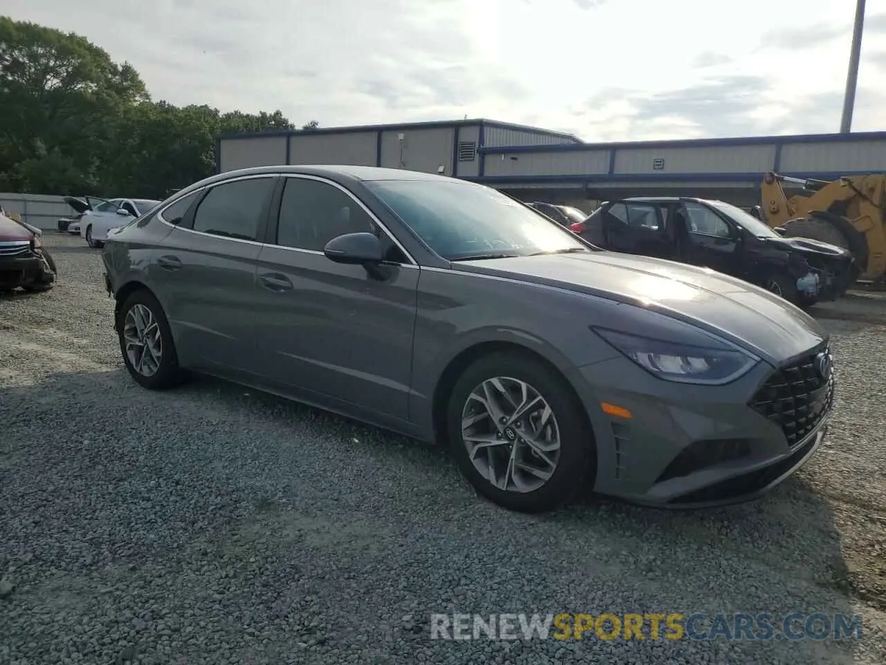 4 Photograph of a damaged car KMHL64JA0NA220178 HYUNDAI SONATA 2022
