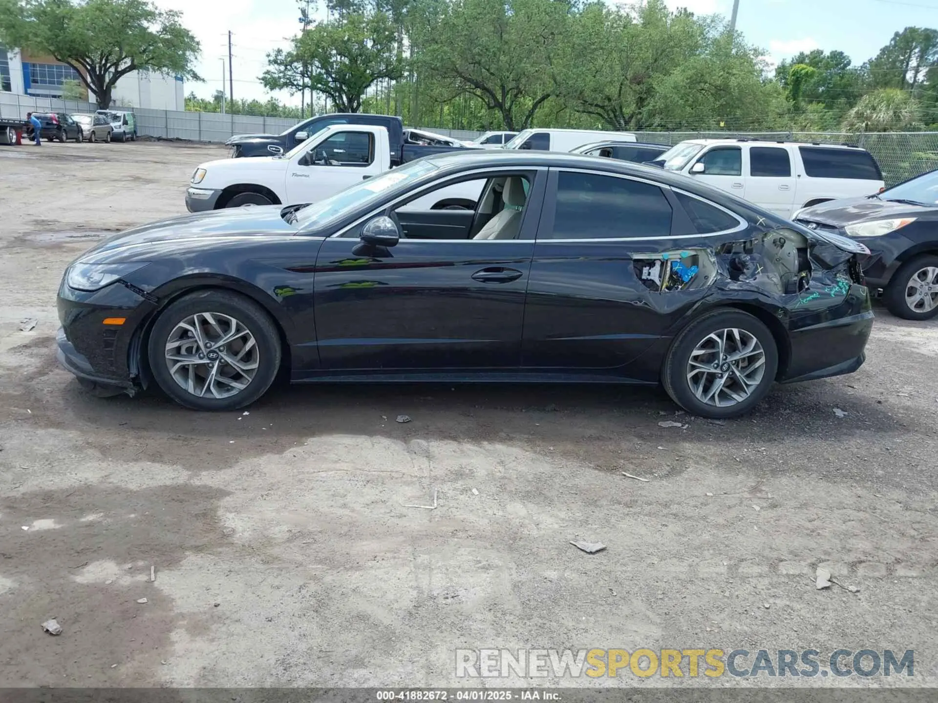 14 Photograph of a damaged car KMHL64JA2NA217007 HYUNDAI SONATA 2022