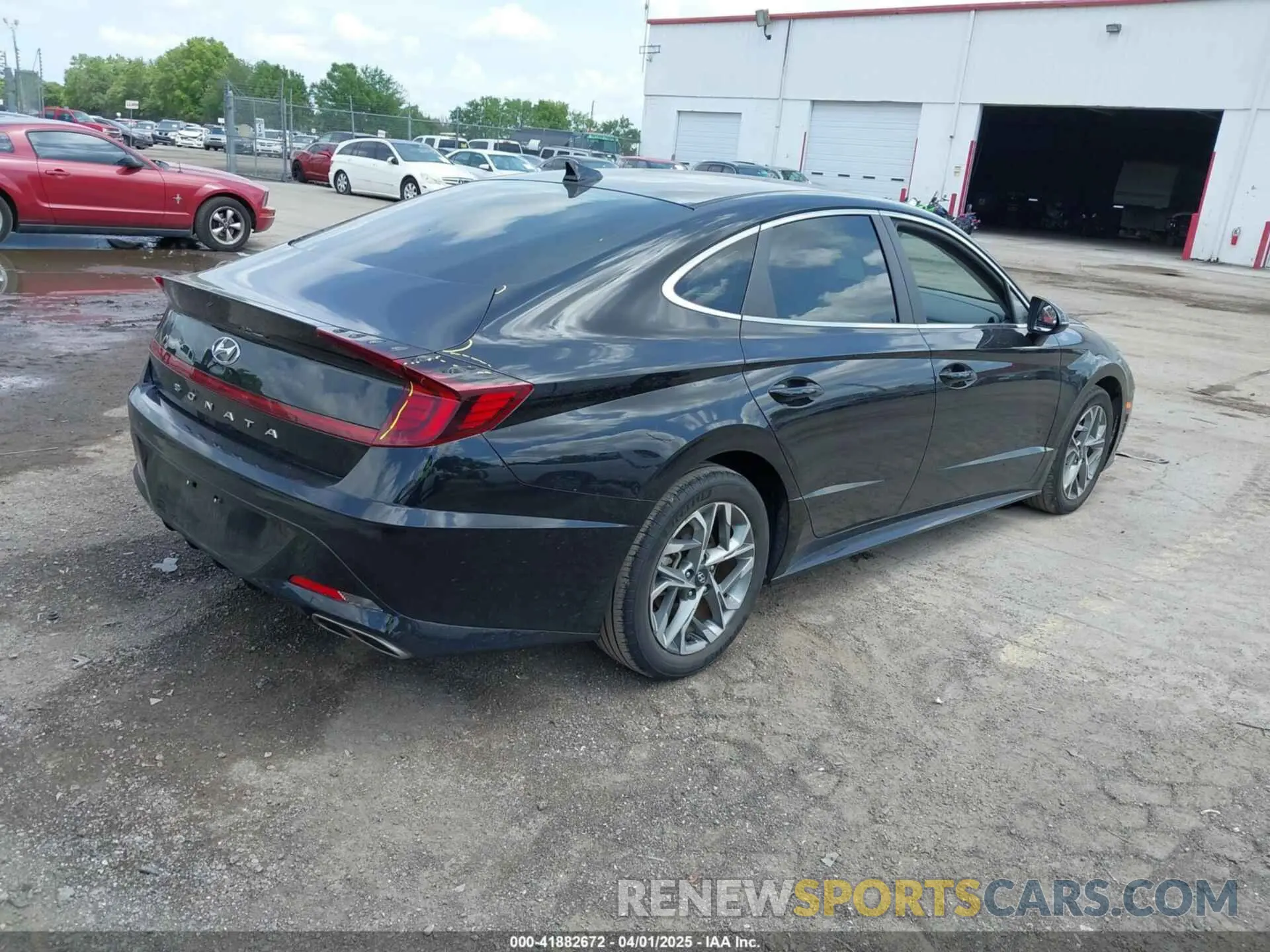 4 Photograph of a damaged car KMHL64JA2NA217007 HYUNDAI SONATA 2022