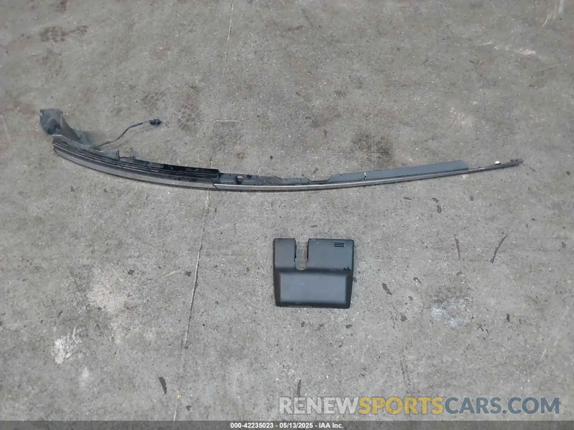 12 Photograph of a damaged car KMHL64JA2NA219131 HYUNDAI SONATA 2022