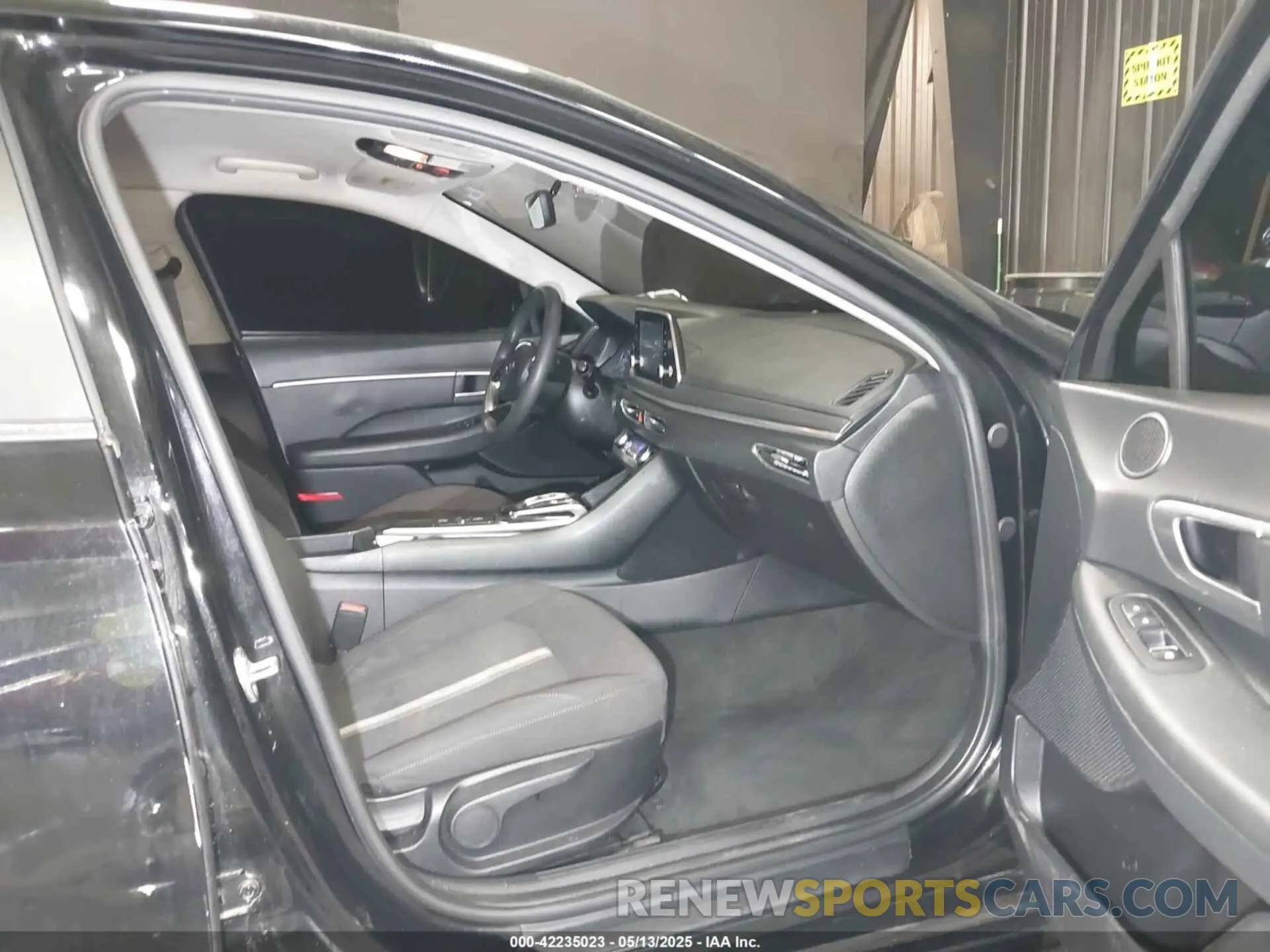 5 Photograph of a damaged car KMHL64JA2NA219131 HYUNDAI SONATA 2022