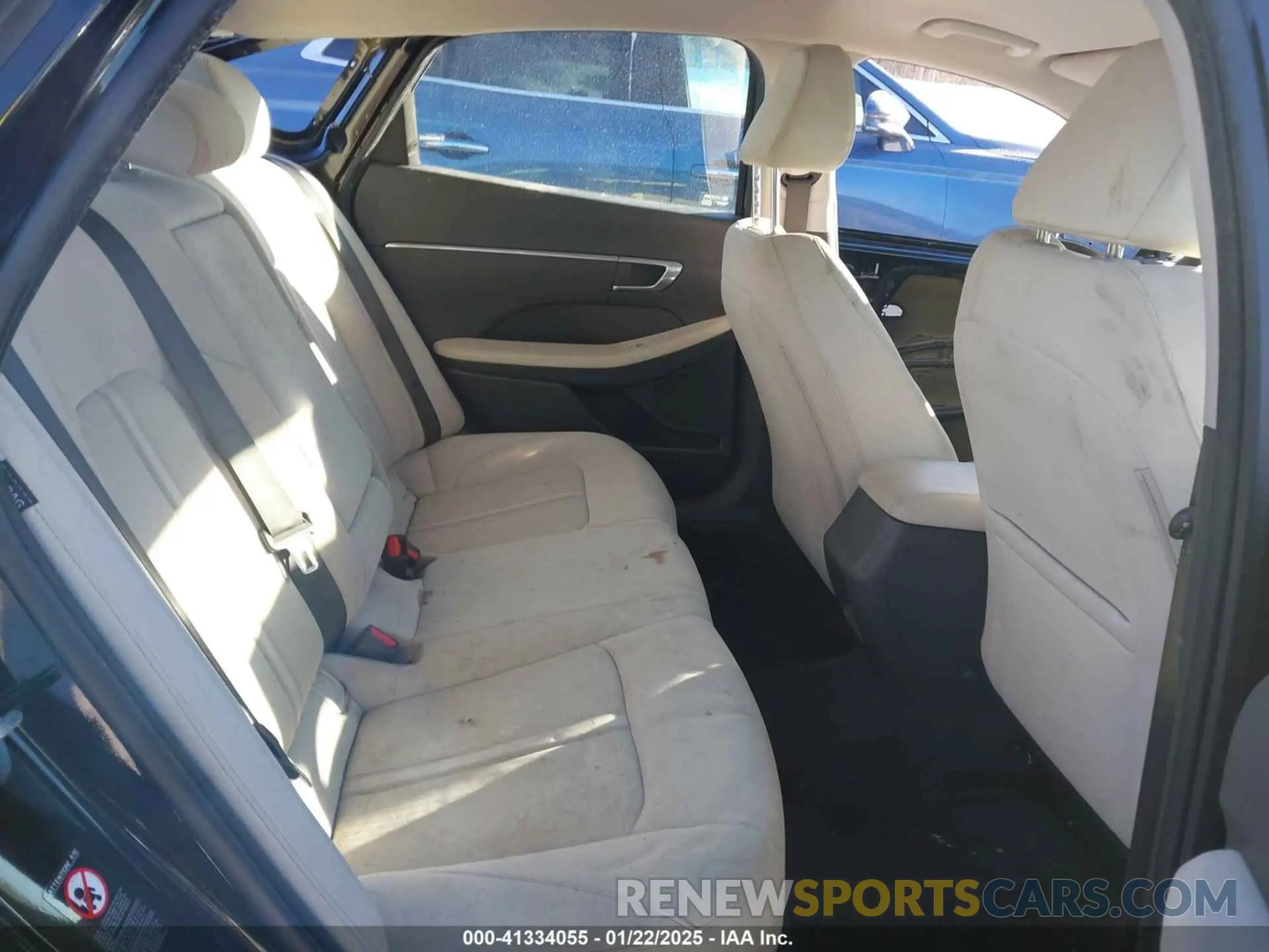 8 Photograph of a damaged car KMHL64JA2NA240495 HYUNDAI SONATA 2022