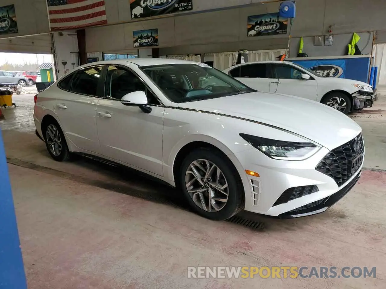 4 Photograph of a damaged car KMHL64JA5NA222573 HYUNDAI SONATA 2022