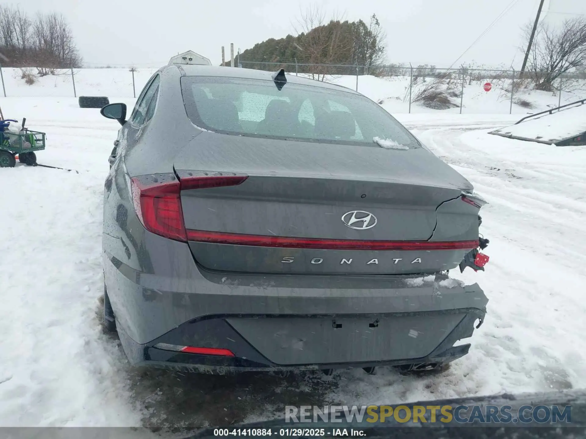 17 Photograph of a damaged car KMHL64JA6NA175456 HYUNDAI SONATA 2022