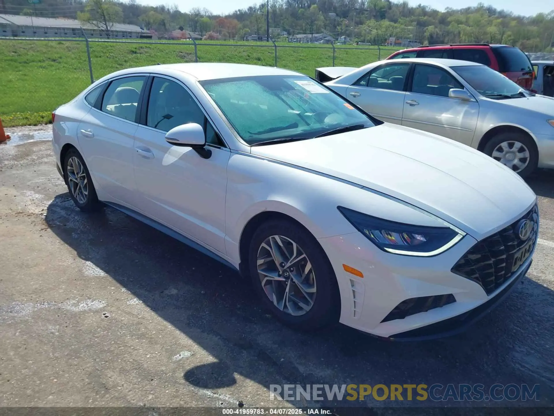 1 Photograph of a damaged car KMHL64JA7NA188393 HYUNDAI SONATA 2022