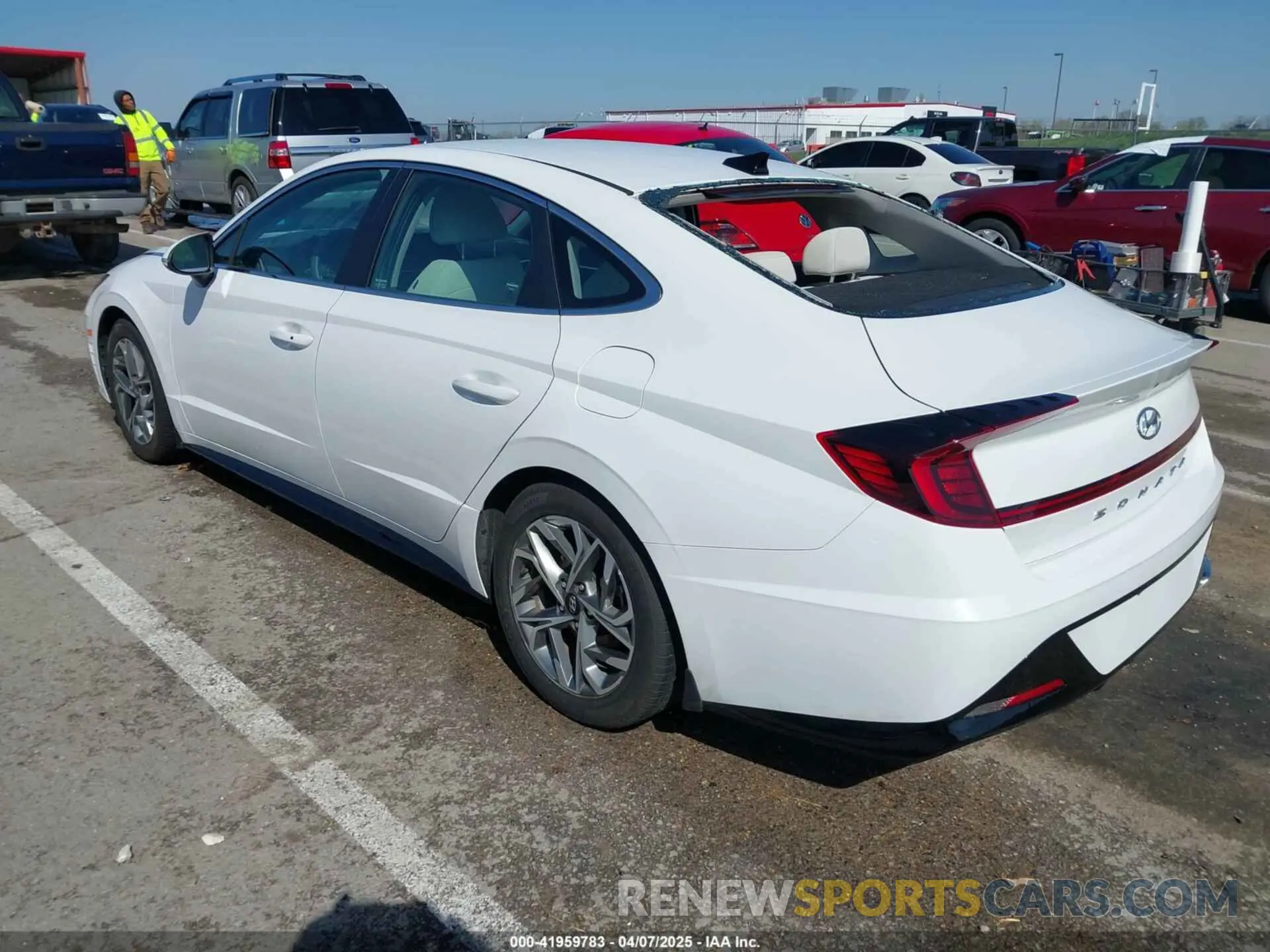 3 Photograph of a damaged car KMHL64JA7NA188393 HYUNDAI SONATA 2022