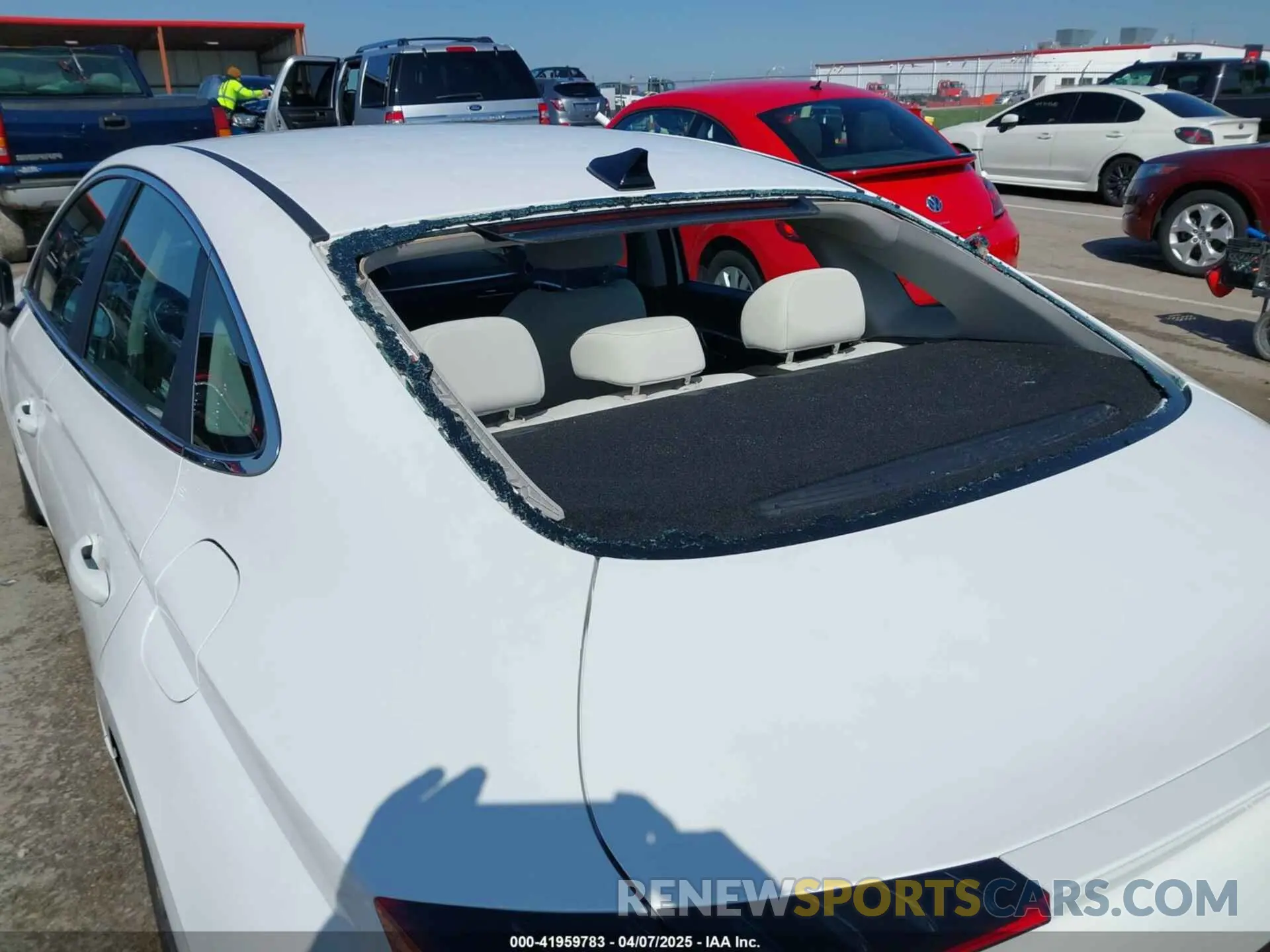 6 Photograph of a damaged car KMHL64JA7NA188393 HYUNDAI SONATA 2022