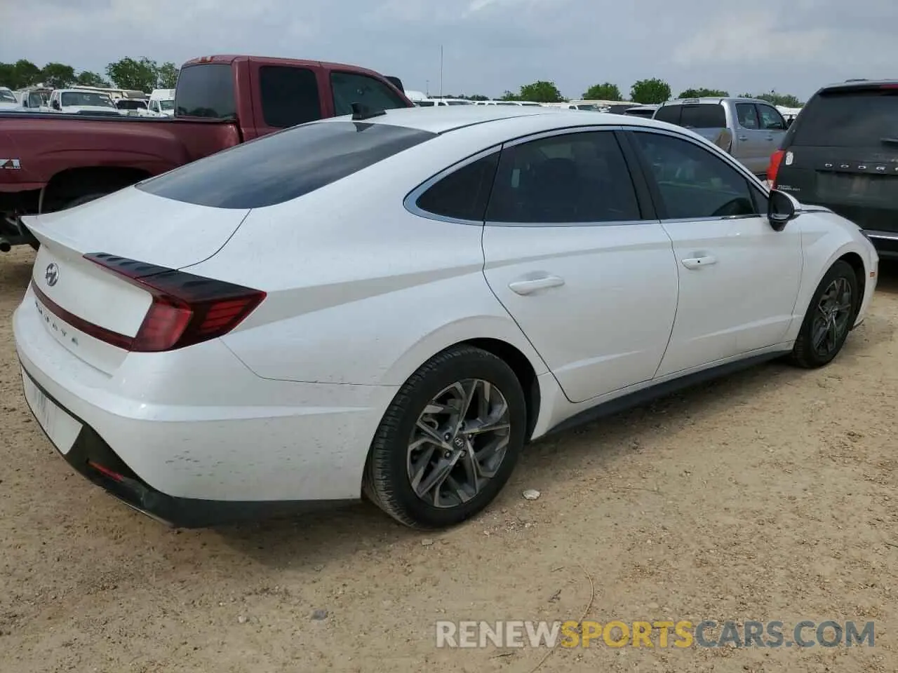 3 Photograph of a damaged car KMHL64JA8NA220364 HYUNDAI SONATA 2022