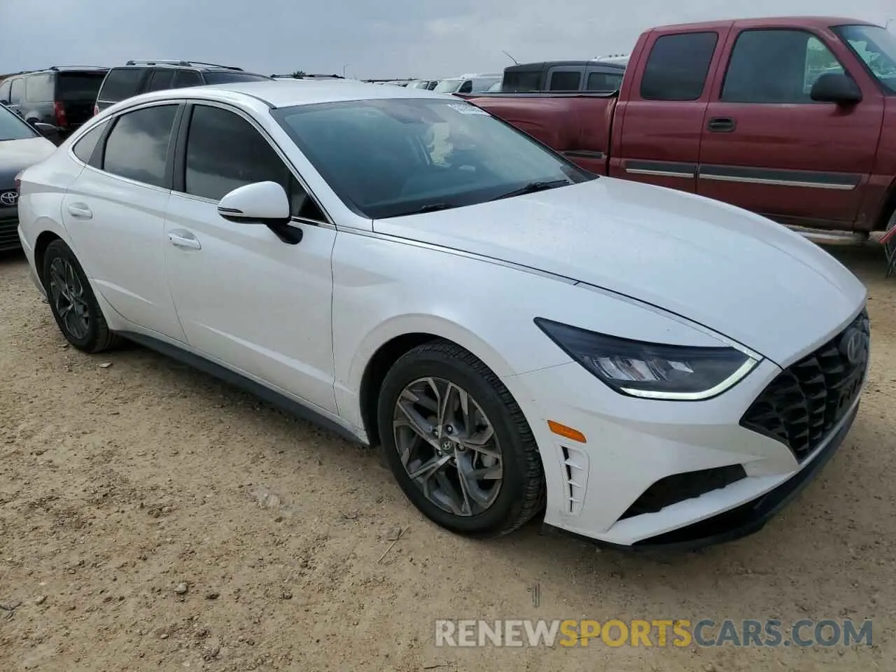 4 Photograph of a damaged car KMHL64JA8NA220364 HYUNDAI SONATA 2022
