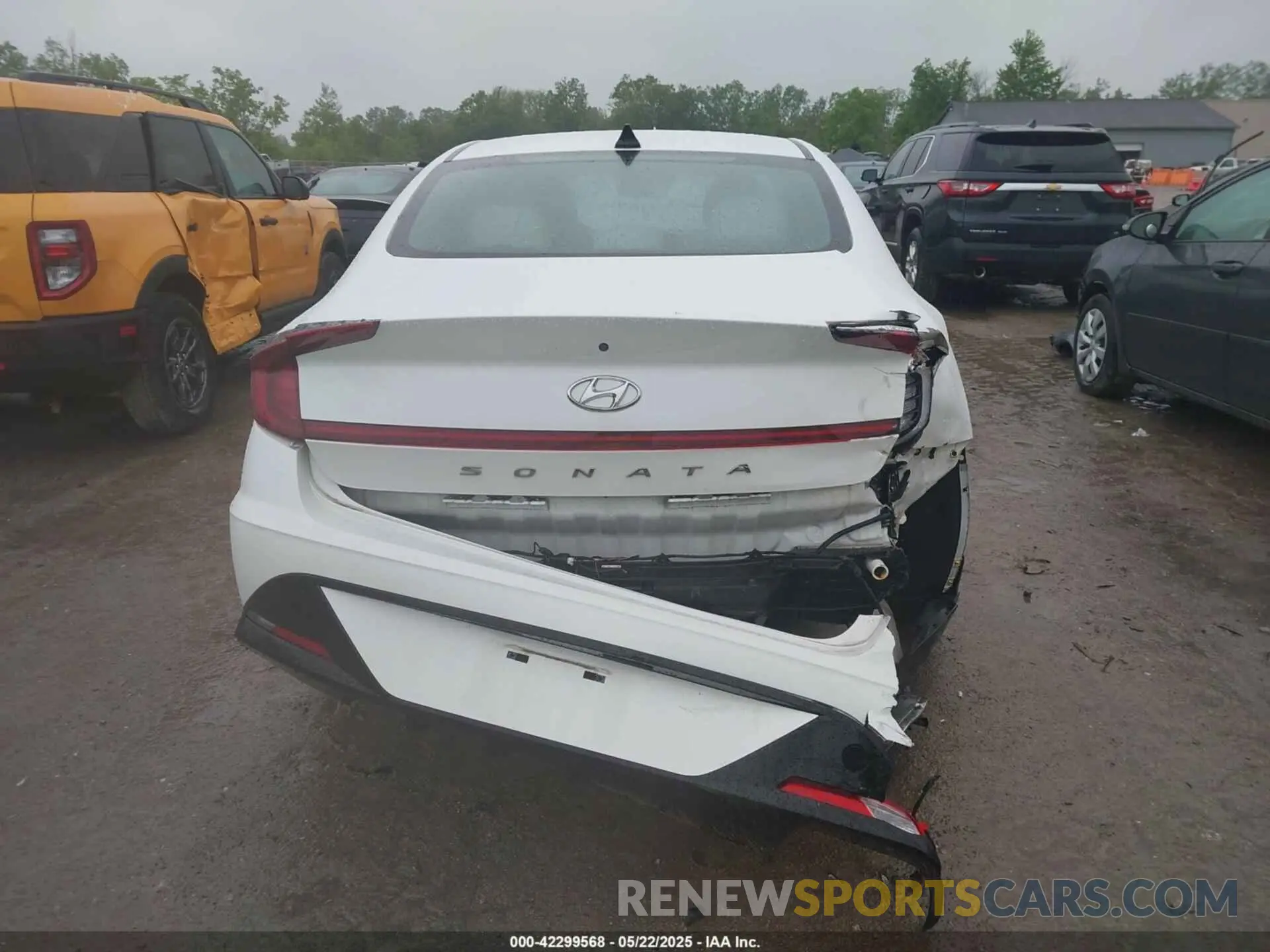 16 Photograph of a damaged car KMHL64JA8NA233499 HYUNDAI SONATA 2022