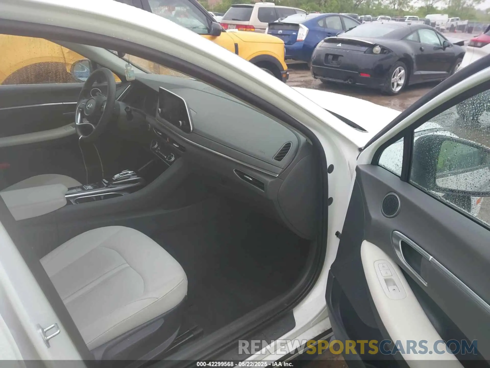 5 Photograph of a damaged car KMHL64JA8NA233499 HYUNDAI SONATA 2022