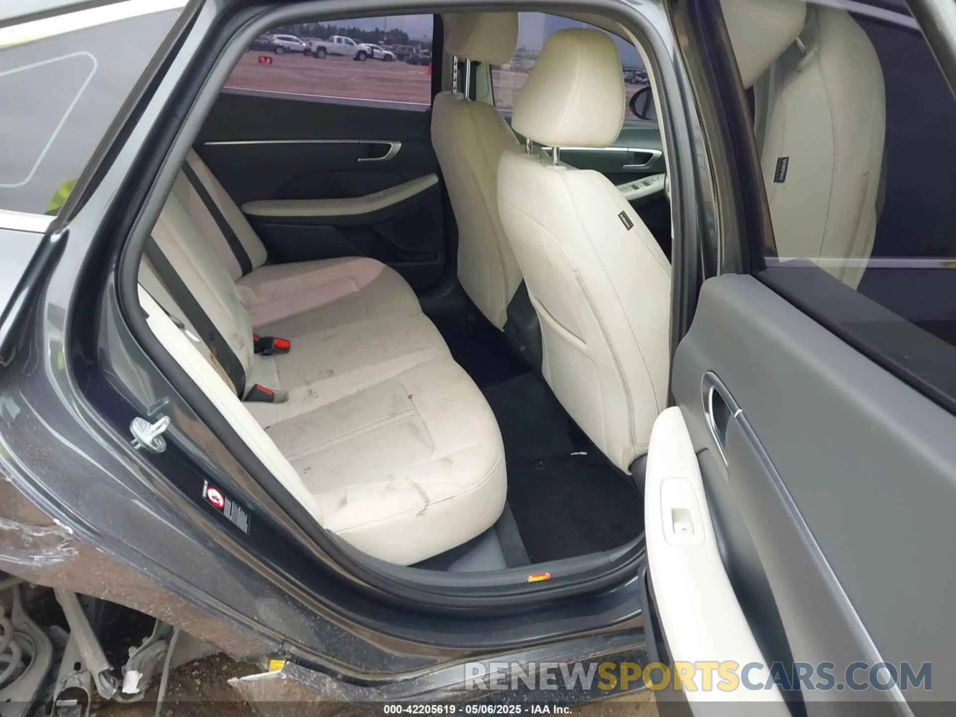 8 Photograph of a damaged car KMHL64JAXNA215344 HYUNDAI SONATA 2022