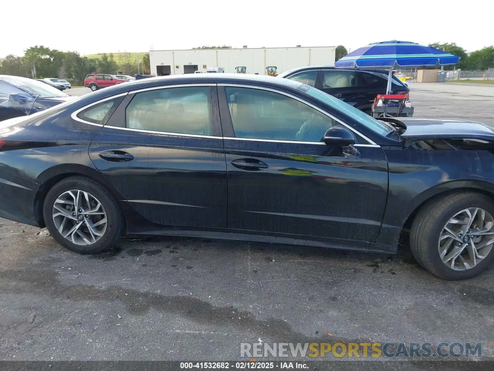 13 Photograph of a damaged car KMHL64JAXNA218793 HYUNDAI SONATA 2022