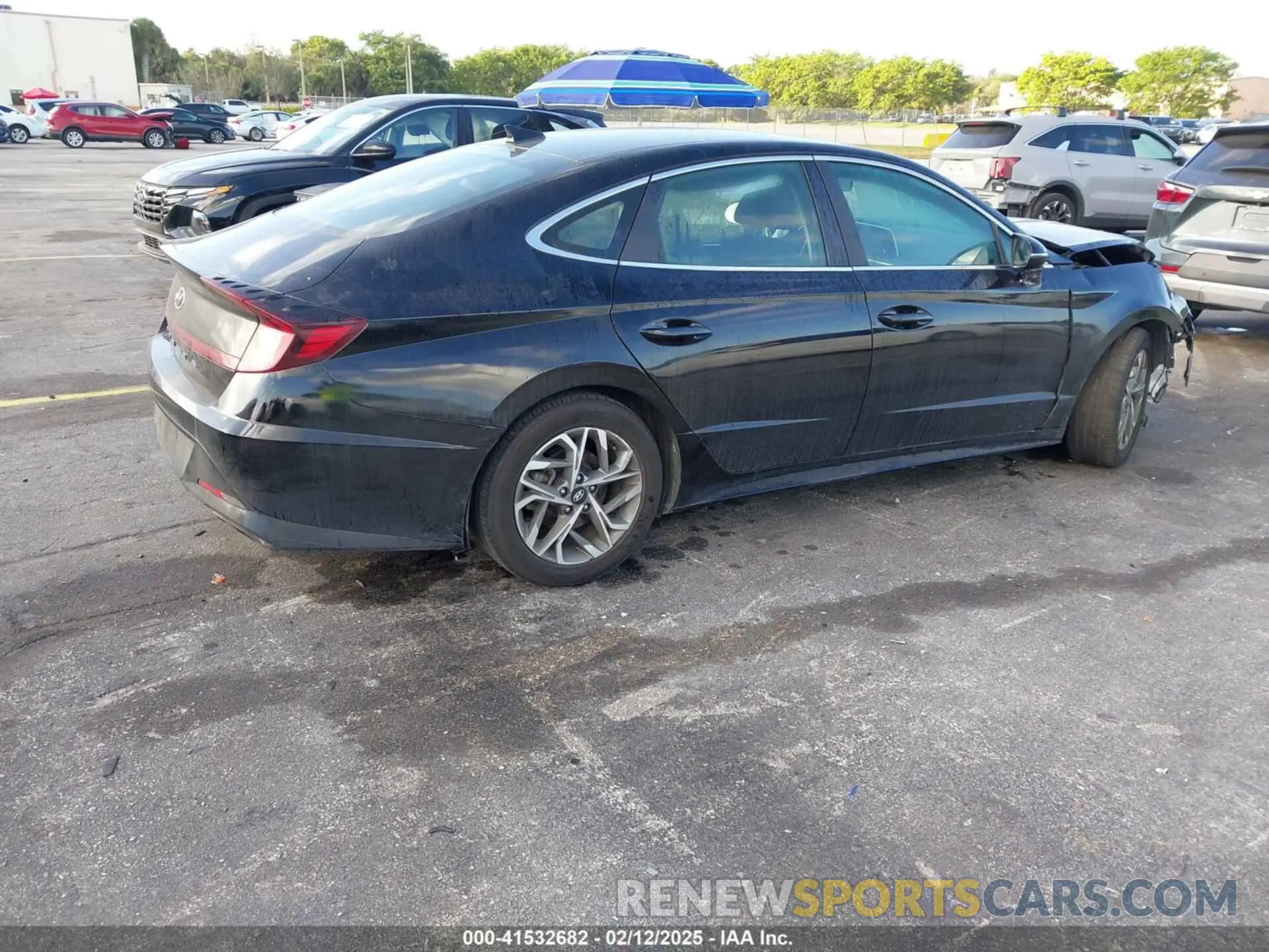 4 Photograph of a damaged car KMHL64JAXNA218793 HYUNDAI SONATA 2022