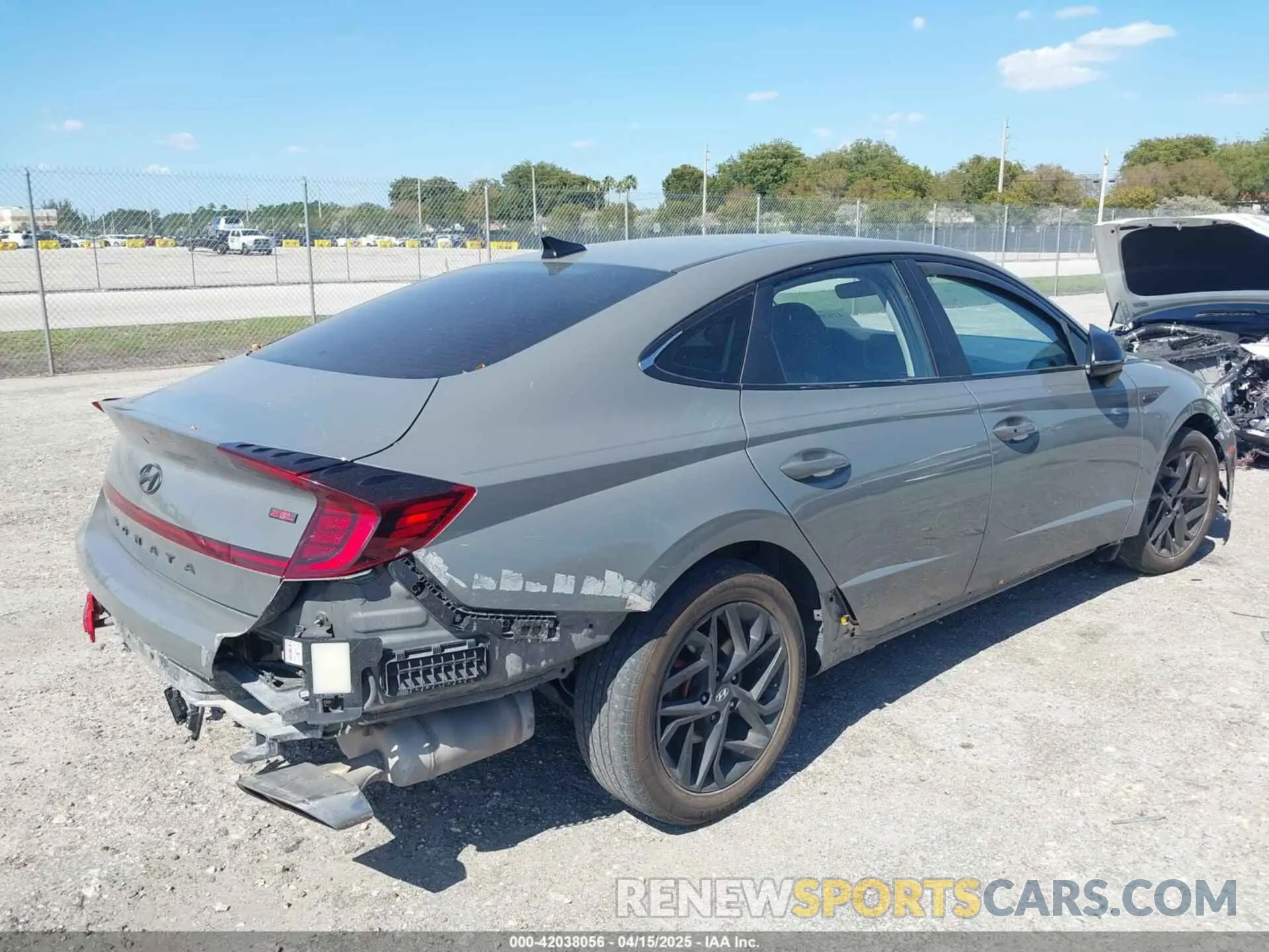 4 Photograph of a damaged car KMHL64JAXNA229809 HYUNDAI SONATA 2022