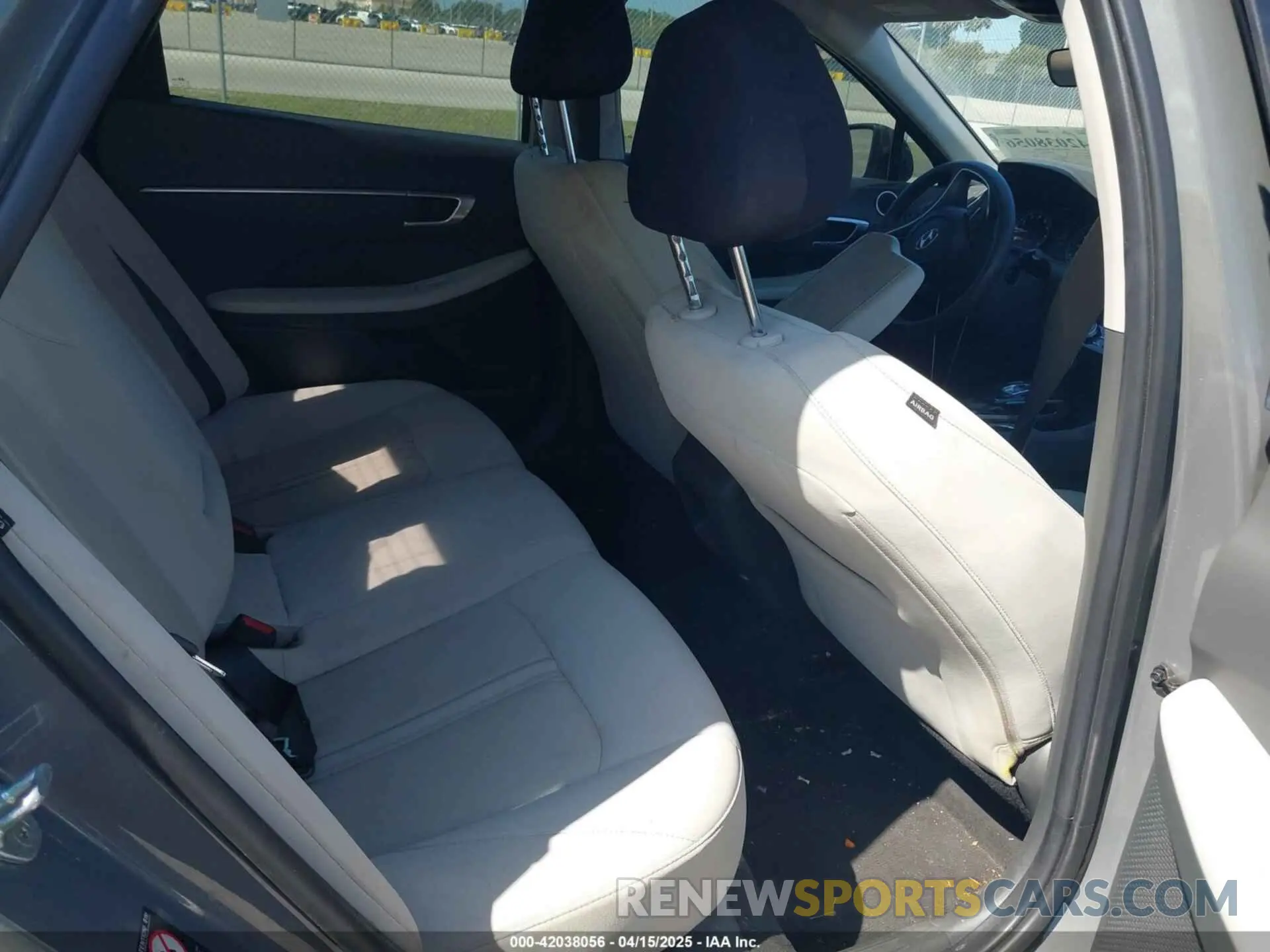 8 Photograph of a damaged car KMHL64JAXNA229809 HYUNDAI SONATA 2022
