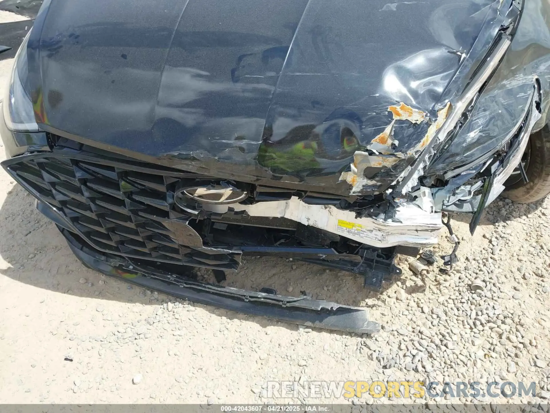17 Photograph of a damaged car KMHL14JA0PA295917 HYUNDAI SONATA 2023