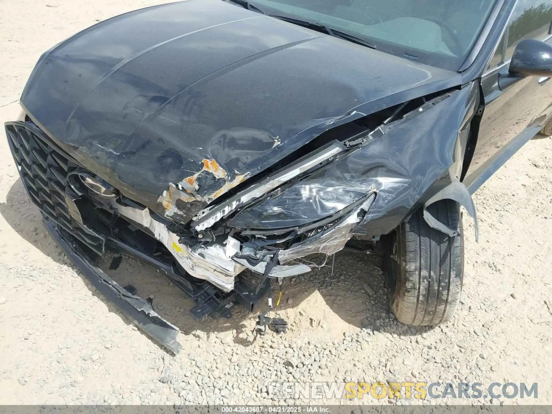 18 Photograph of a damaged car KMHL14JA0PA295917 HYUNDAI SONATA 2023