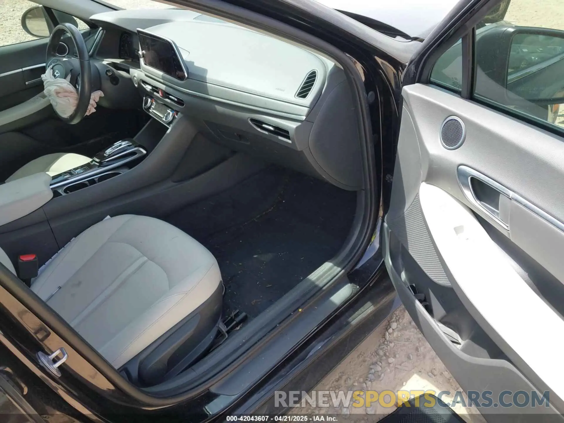 5 Photograph of a damaged car KMHL14JA0PA295917 HYUNDAI SONATA 2023