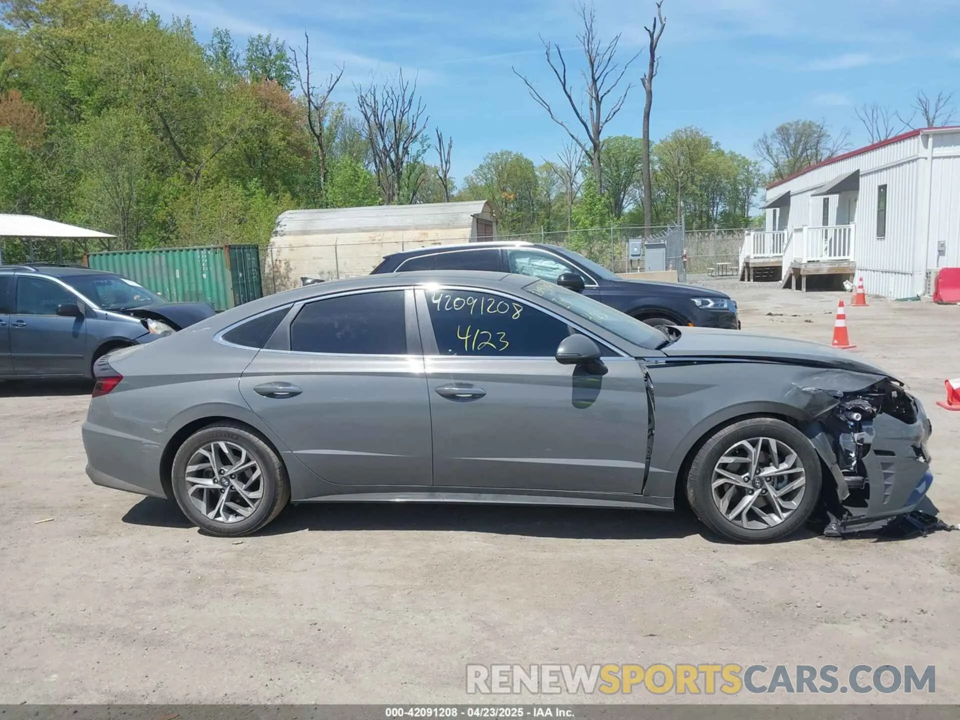 13 Photograph of a damaged car KMHL14JA1PA250291 HYUNDAI SONATA 2023