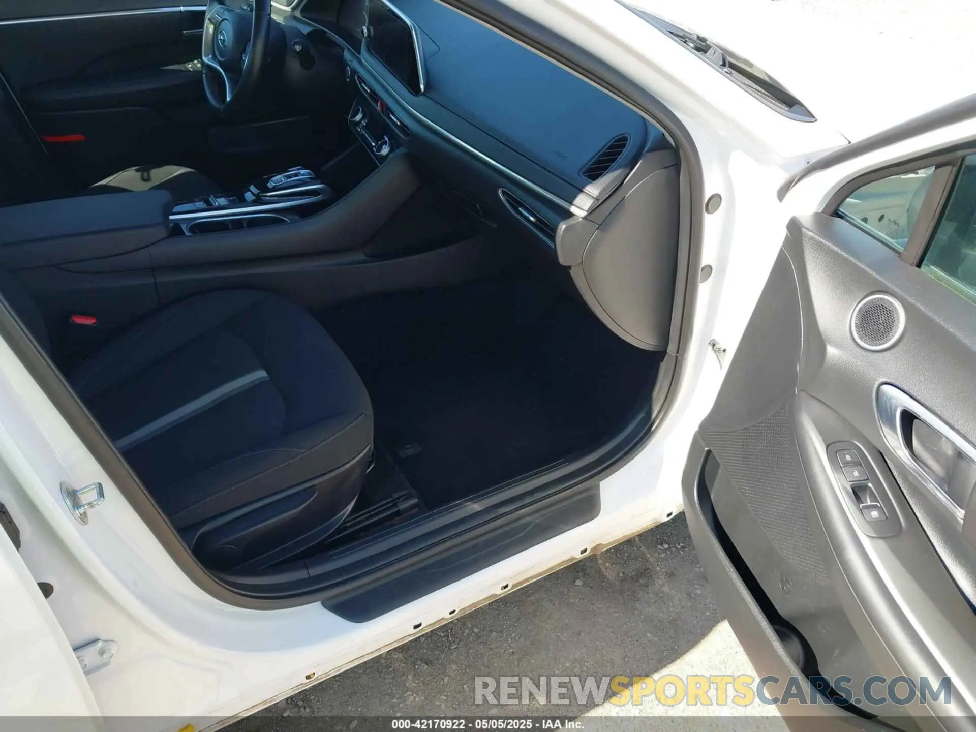 5 Photograph of a damaged car KMHL14JA1PA250680 HYUNDAI SONATA 2023