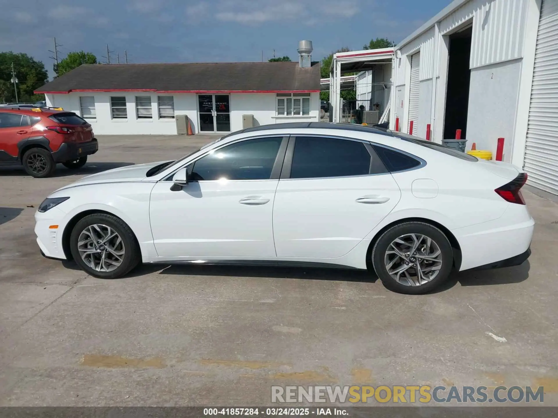 14 Photograph of a damaged car KMHL14JA1PA289933 HYUNDAI SONATA 2023