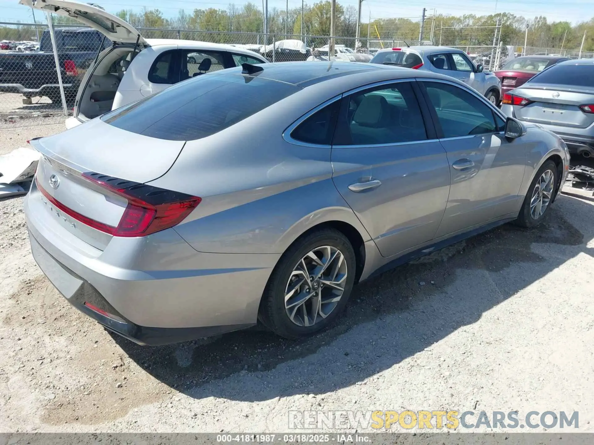 4 Photograph of a damaged car KMHL14JA2PA269576 HYUNDAI SONATA 2023
