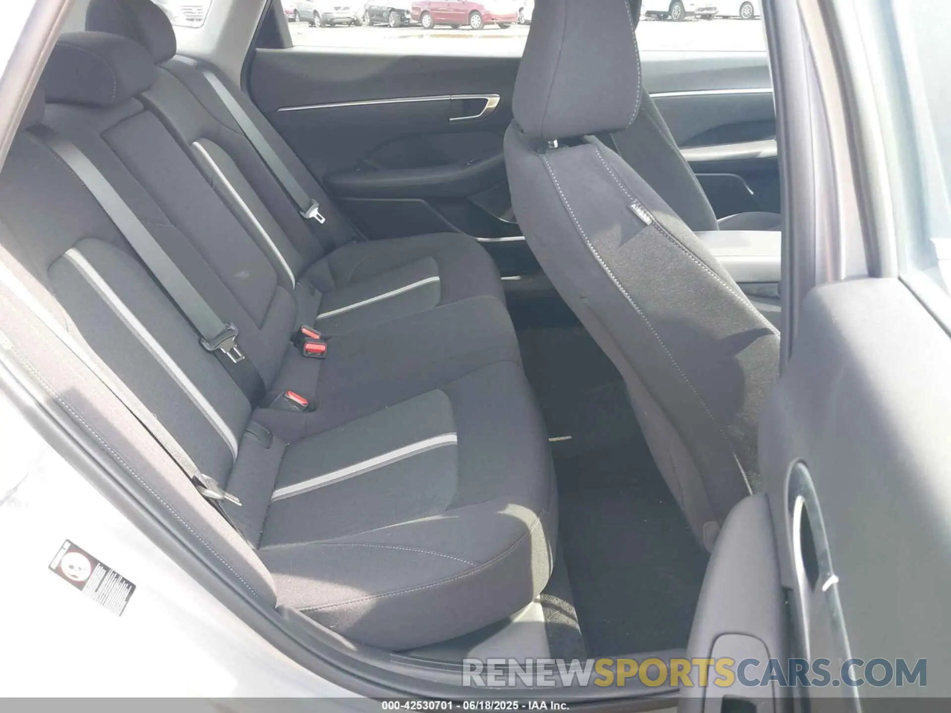 8 Photograph of a damaged car KMHL14JA2PA332403 HYUNDAI SONATA 2023