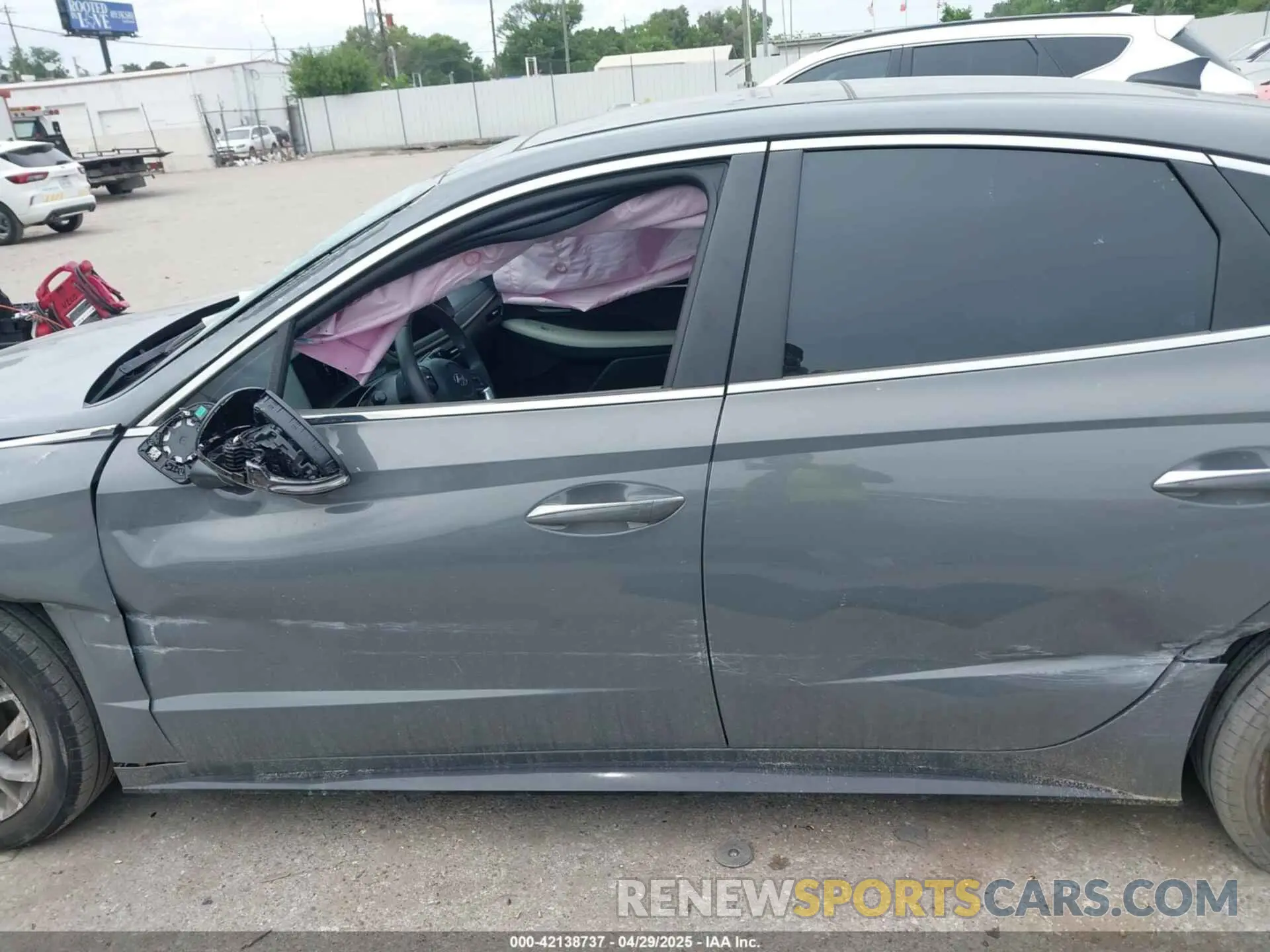 14 Photograph of a damaged car KMHL14JA4PA269658 HYUNDAI SONATA 2023