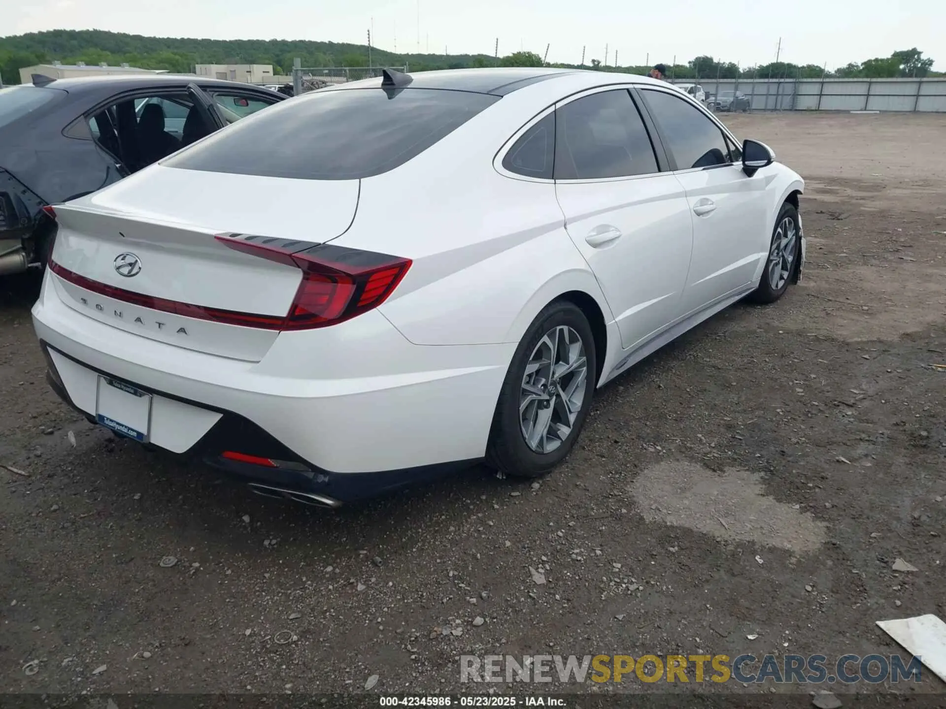 4 Photograph of a damaged car KMHL14JA7PA251879 HYUNDAI SONATA 2023