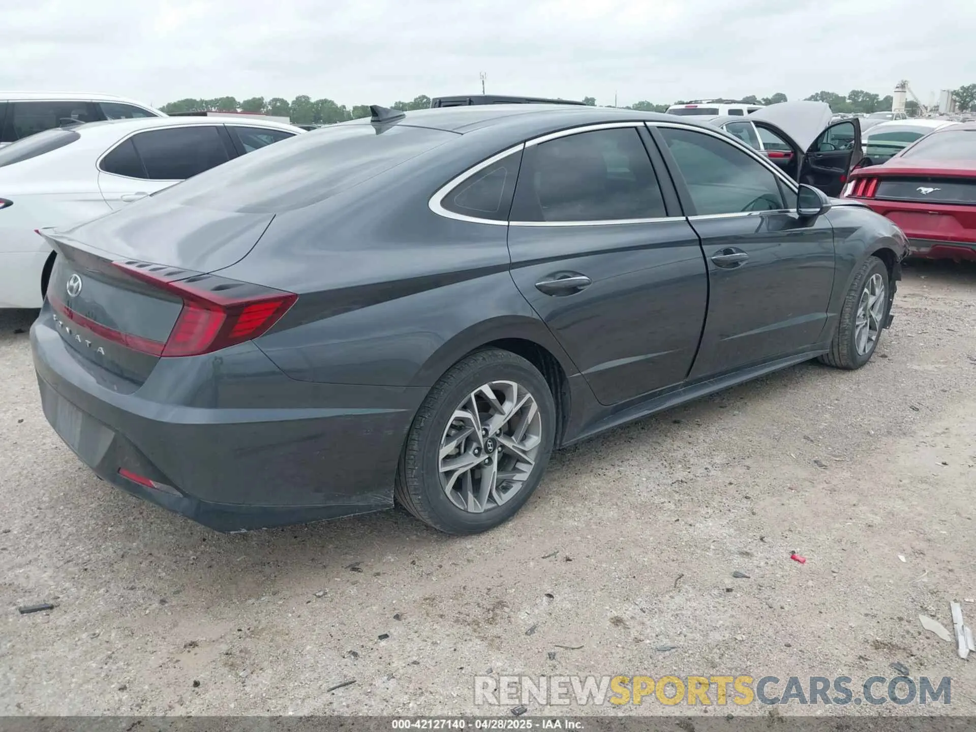 4 Photograph of a damaged car KMHL14JA8PA294420 HYUNDAI SONATA 2023