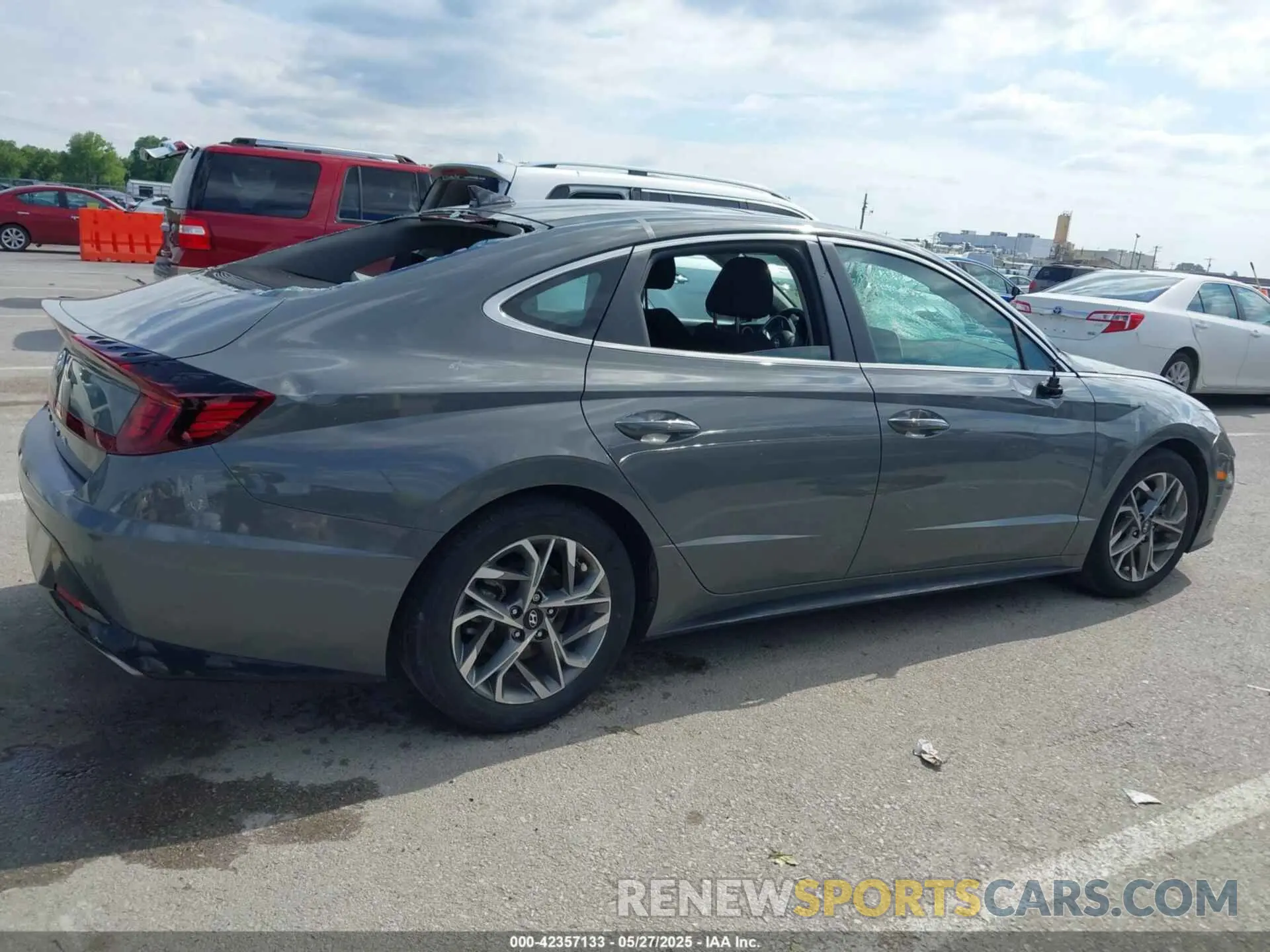 13 Photograph of a damaged car KMHL14JA9PA250605 HYUNDAI SONATA 2023