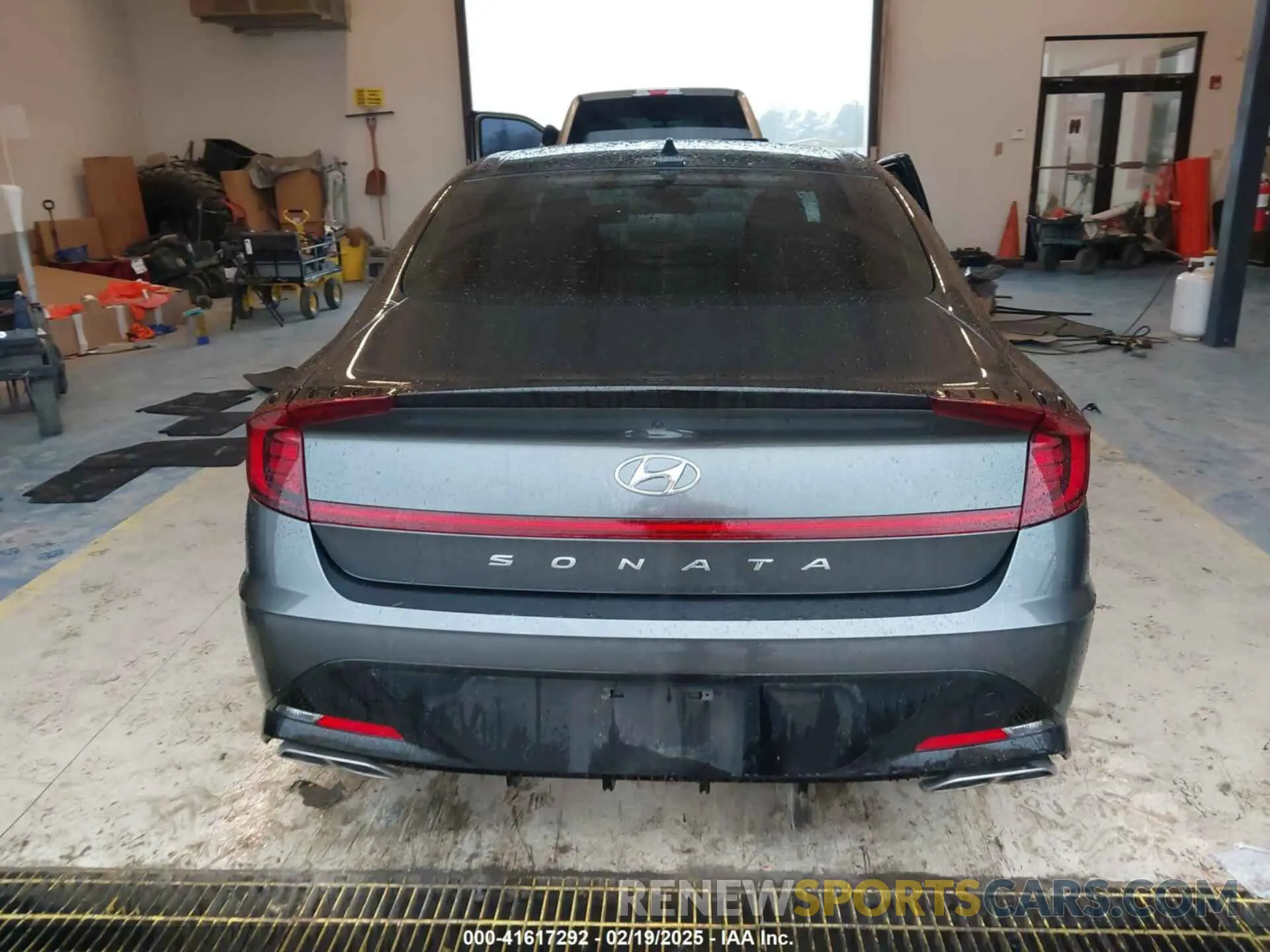 17 Photograph of a damaged car KMHL14JC1PA327307 HYUNDAI SONATA 2023