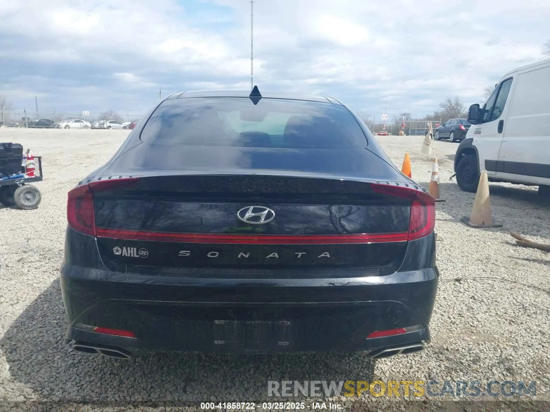 17 Photograph of a damaged car KMHL14JC4PA256815 HYUNDAI SONATA 2023