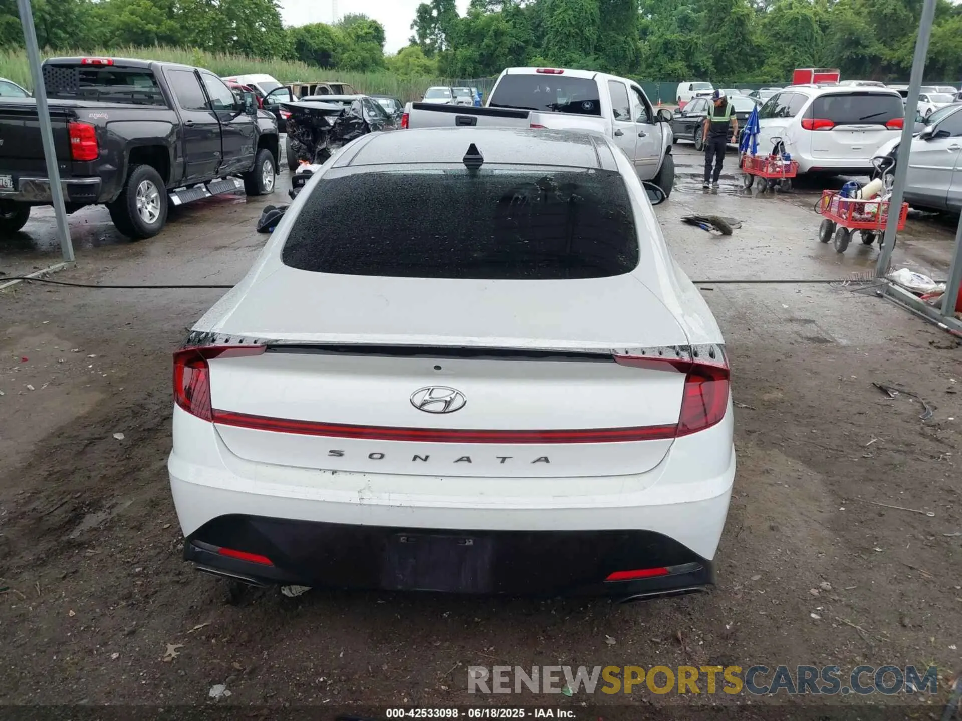 17 Photograph of a damaged car KMHL14JCXPA274476 HYUNDAI SONATA 2023