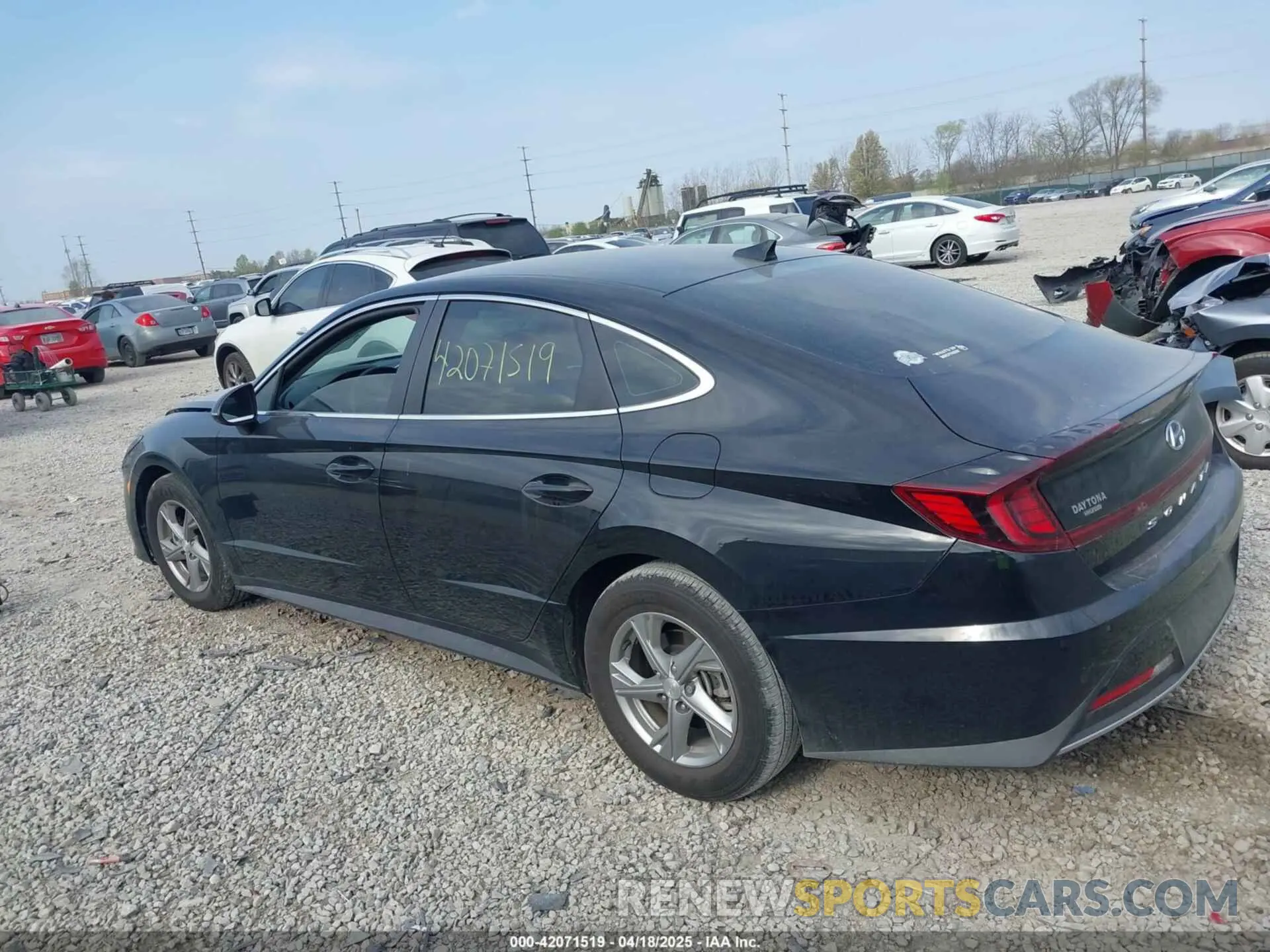 14 Photograph of a damaged car KMHL24JAXPA342447 HYUNDAI SONATA 2023