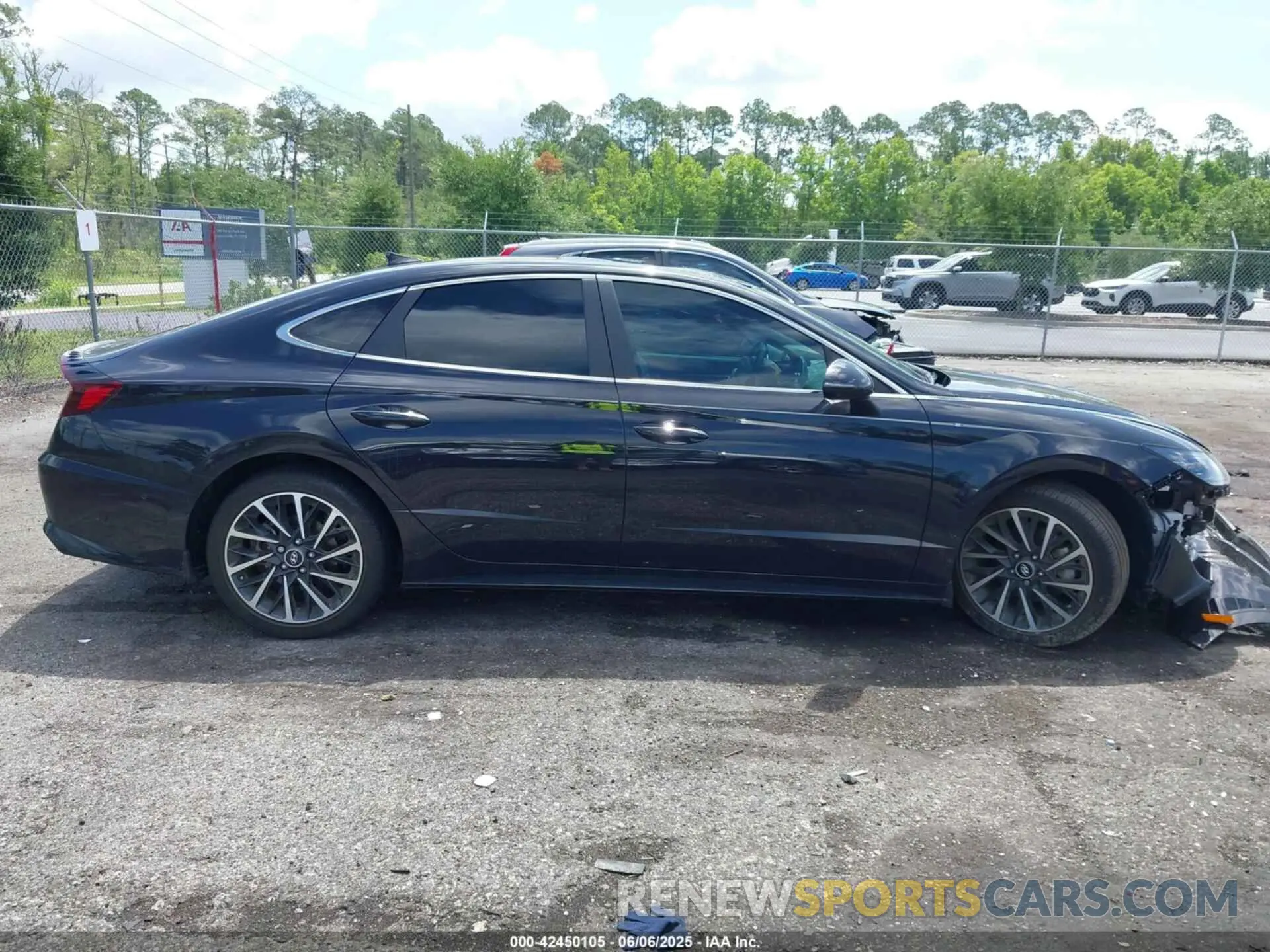 13 Photograph of a damaged car KMHL34J2XPA262877 HYUNDAI SONATA 2023