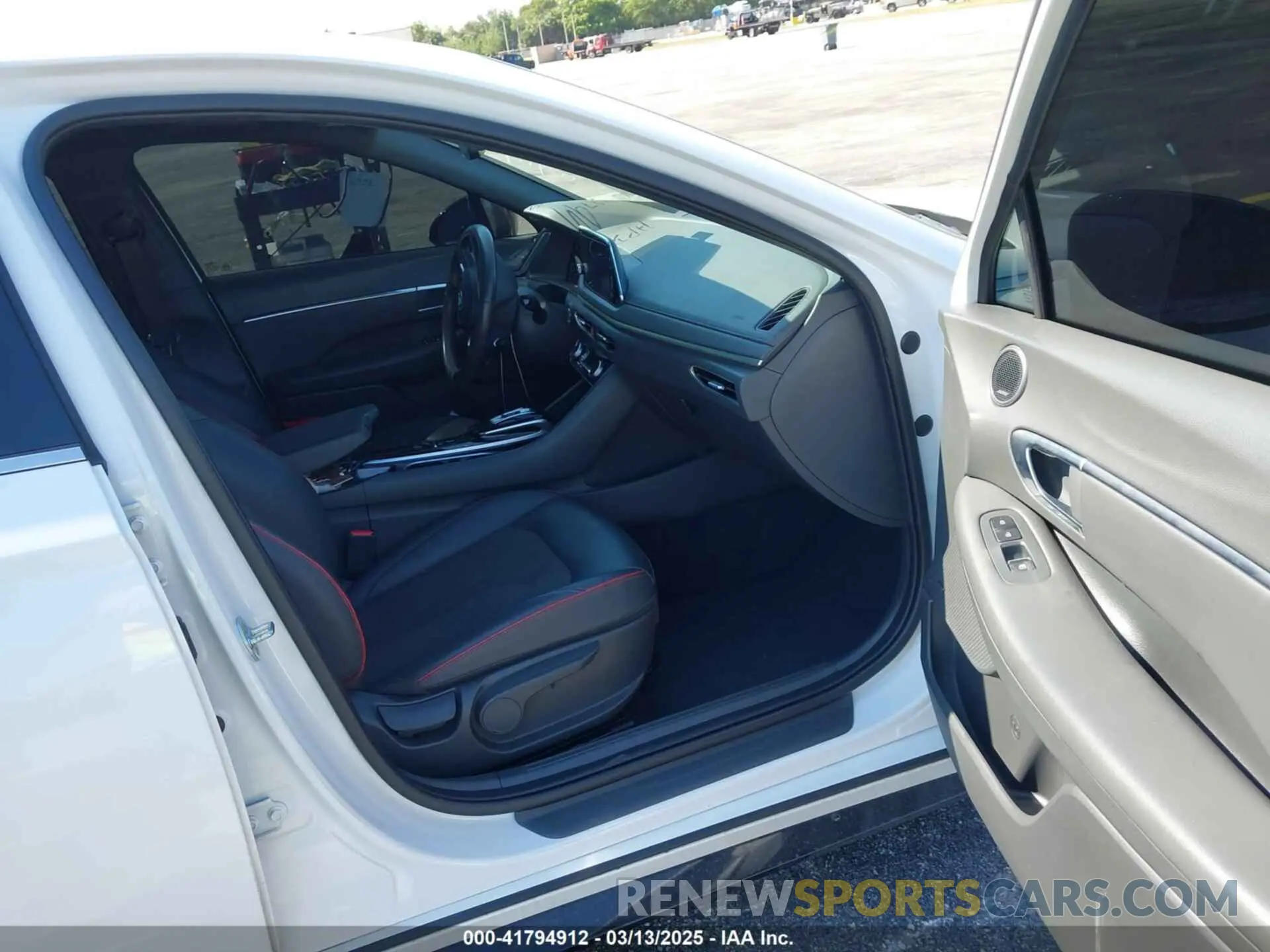 5 Photograph of a damaged car KMHL44J26PA248794 HYUNDAI SONATA 2023