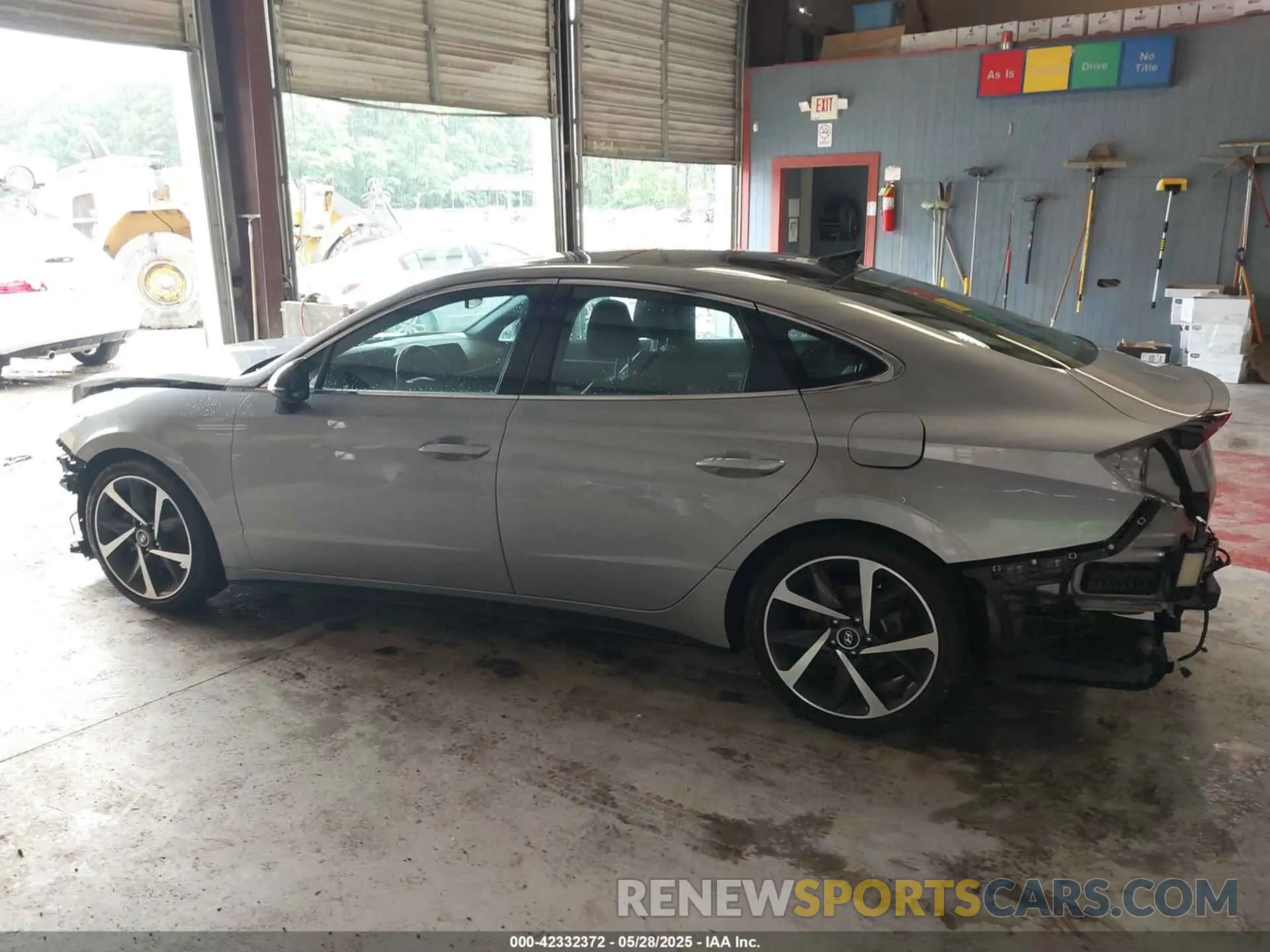 15 Photograph of a damaged car KMHL44J27PA260307 HYUNDAI SONATA 2023