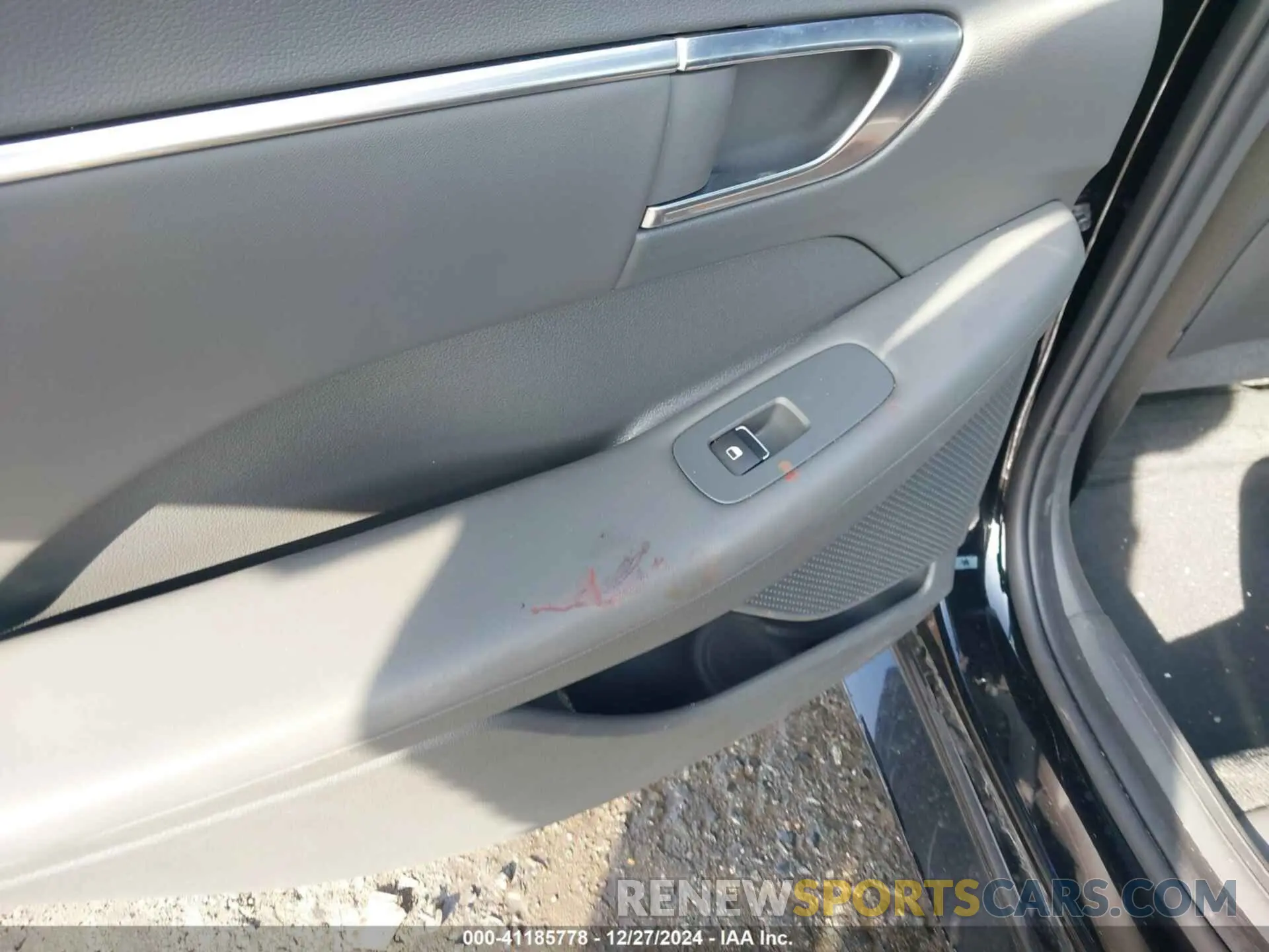 12 Photograph of a damaged car KMHL44J2XPA284990 HYUNDAI SONATA 2023