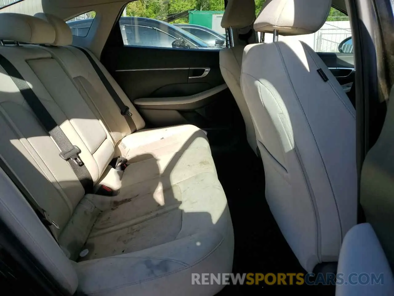 10 Photograph of a damaged car KMHL64JA0PA309980 HYUNDAI SONATA 2023